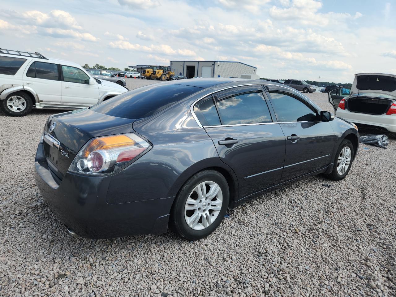 2011 Niss Altima Gray vin: 1N4AL2AP0BC114588
