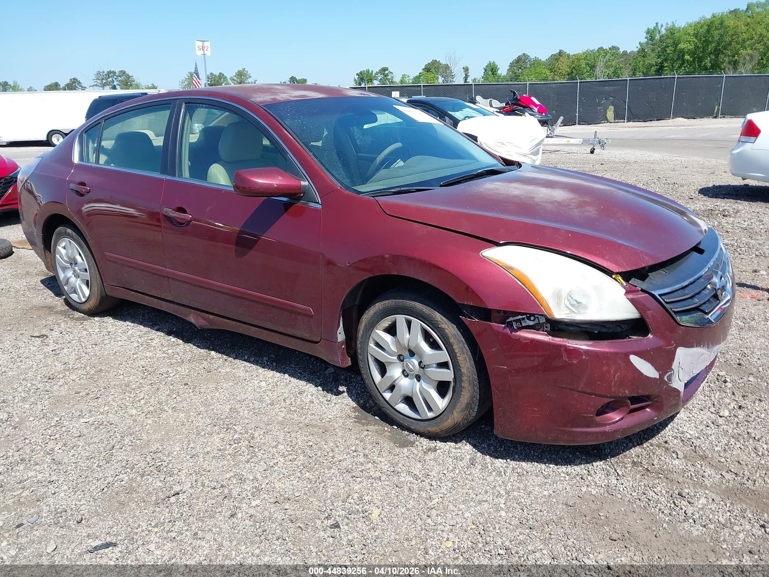 2011 Nissan Altima 2.5 S Red vin: 1N4AL2AP0BC114946