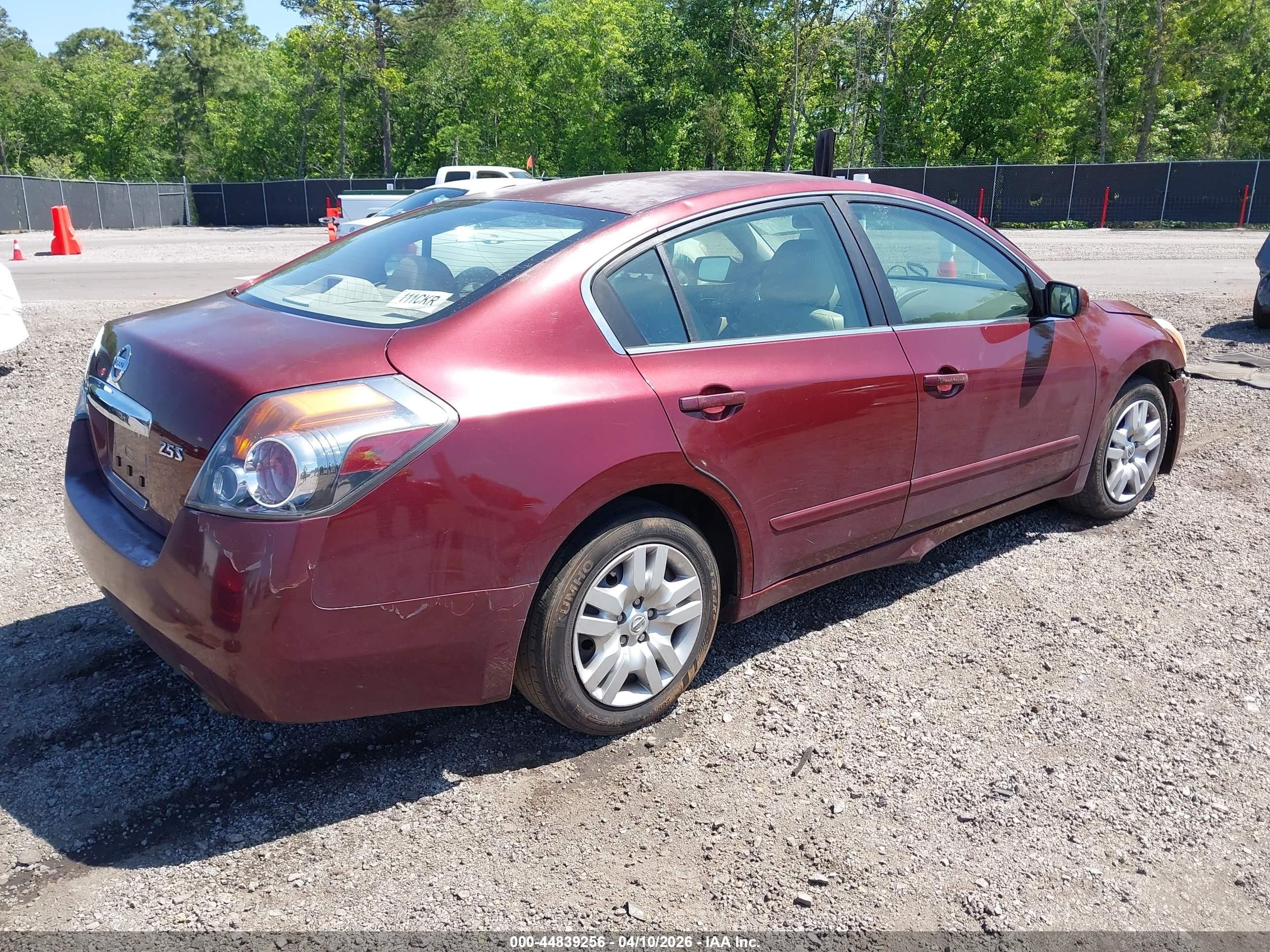 2011 Nissan Altima 2.5 S Red vin: 1N4AL2AP0BC114946