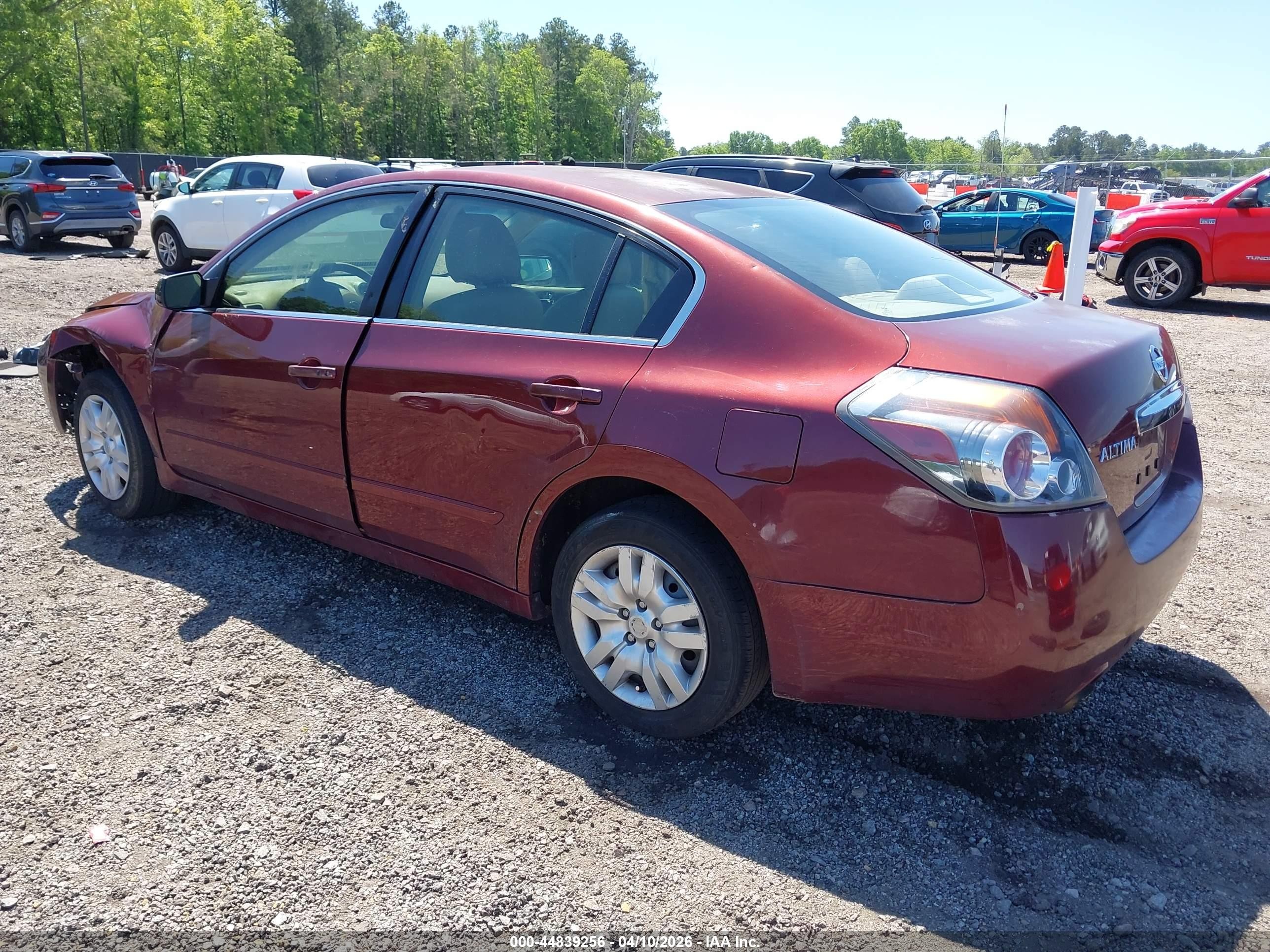 2011 Nissan Altima 2.5 S Red vin: 1N4AL2AP0BC114946
