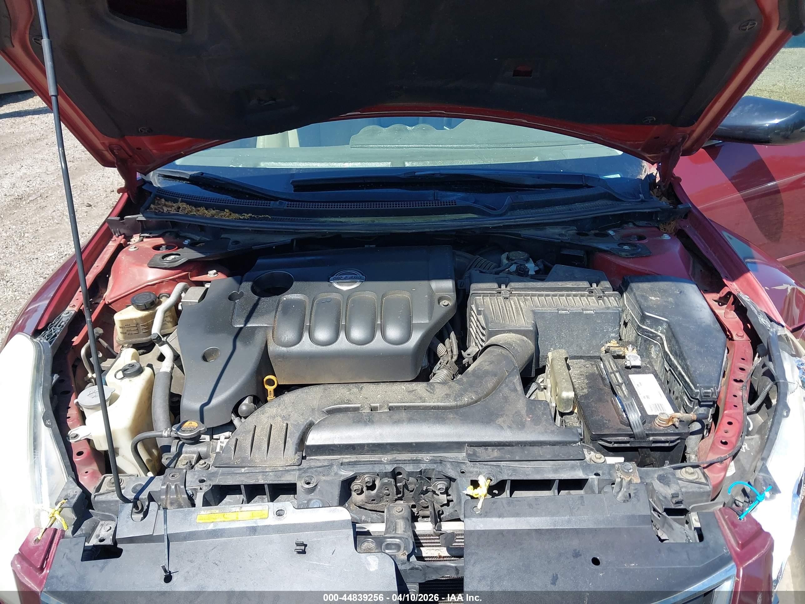 2011 Nissan Altima 2.5 S Red vin: 1N4AL2AP0BC114946
