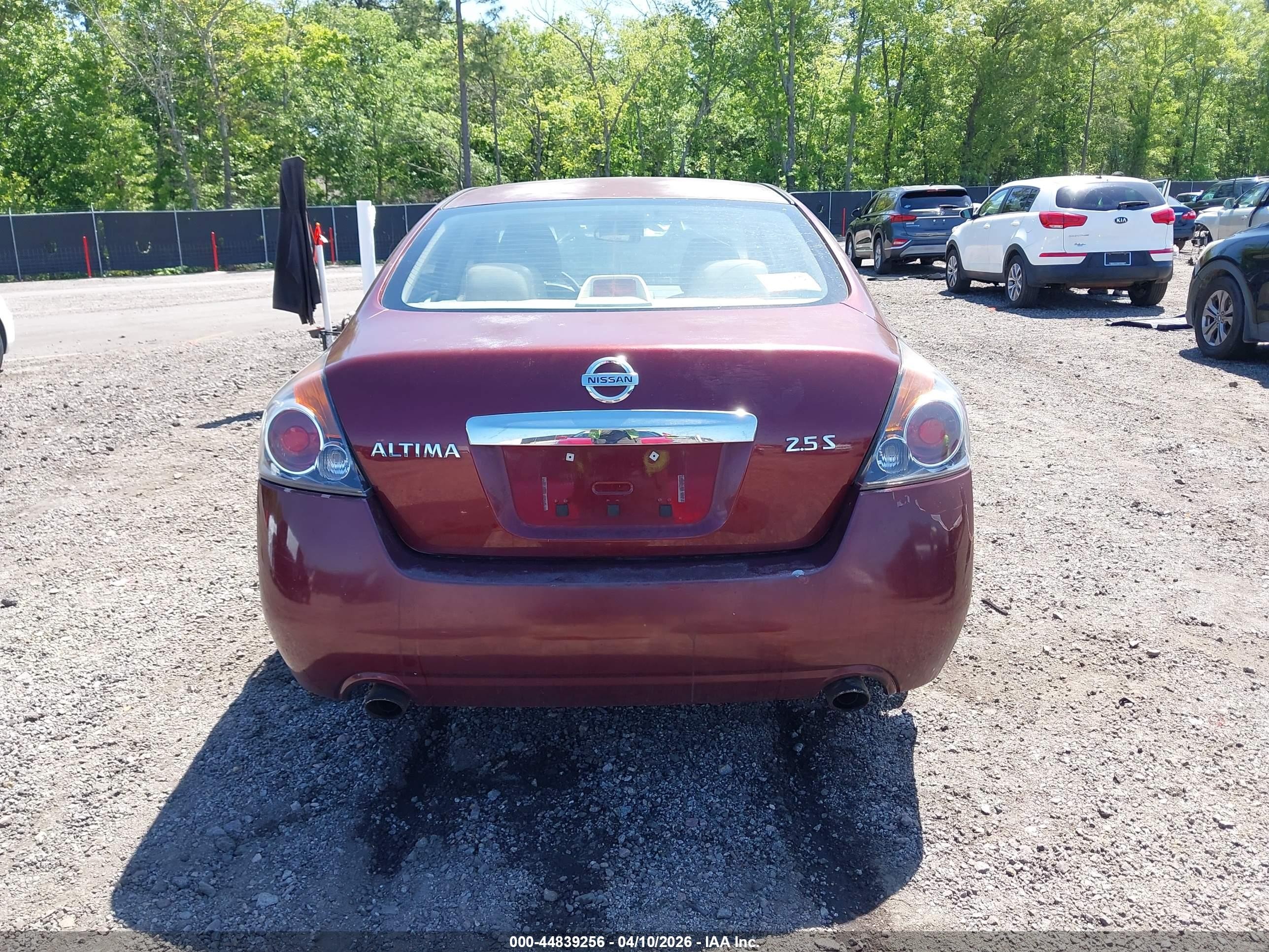 2011 Nissan Altima 2.5 S Red vin: 1N4AL2AP0BC114946