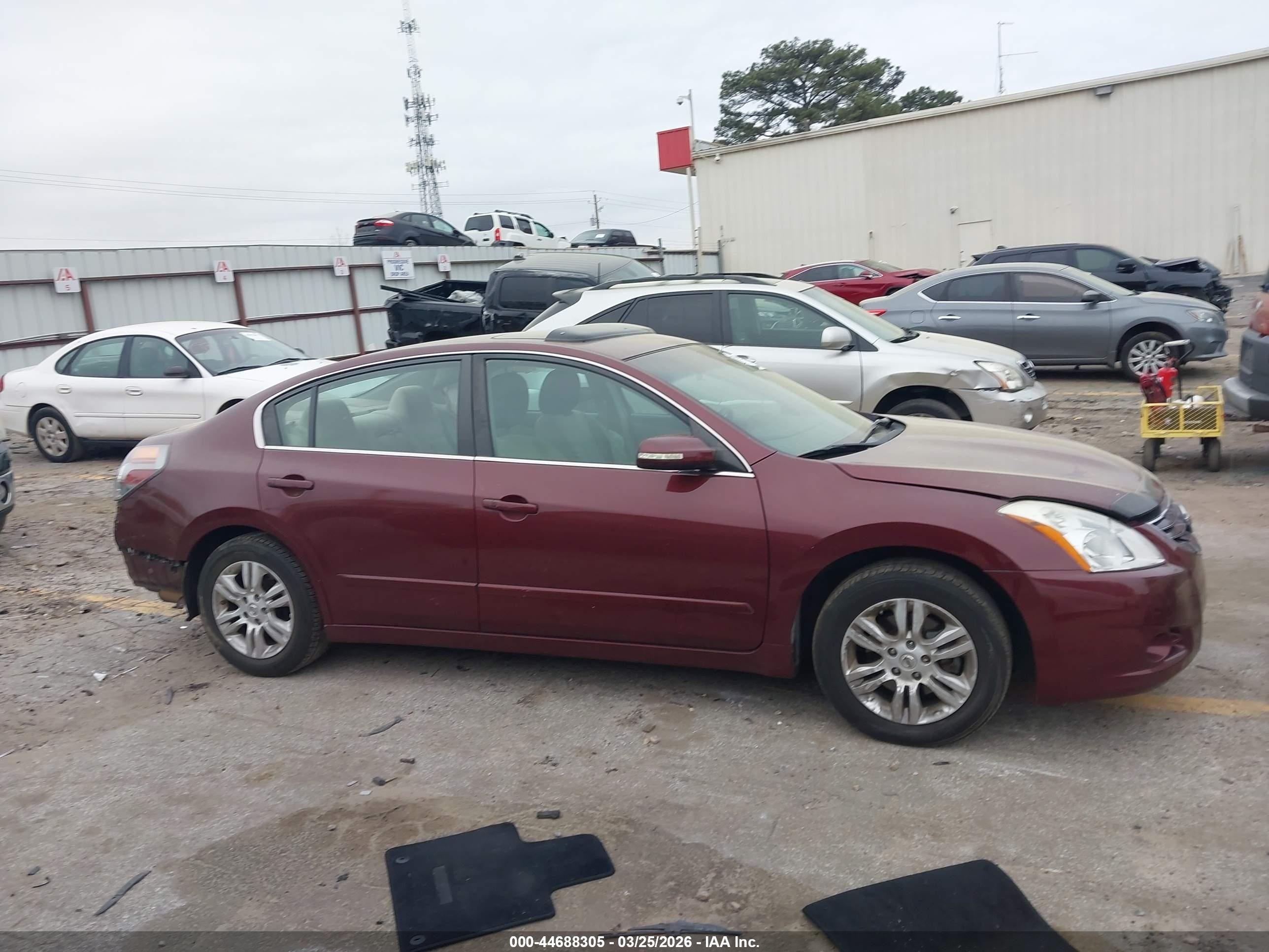 2011 Nissan Altima 2.5 S Burgundy vin: 1N4AL2AP0BN440556