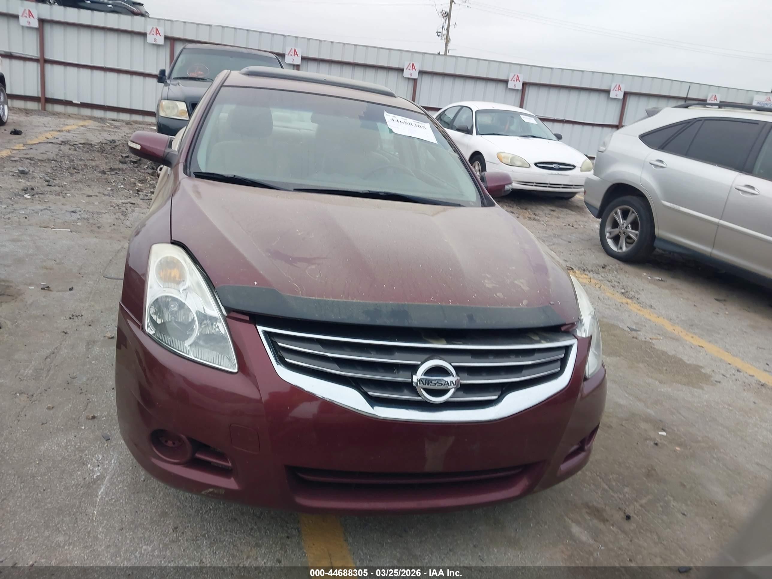 2011 Nissan Altima 2.5 S Burgundy vin: 1N4AL2AP0BN440556