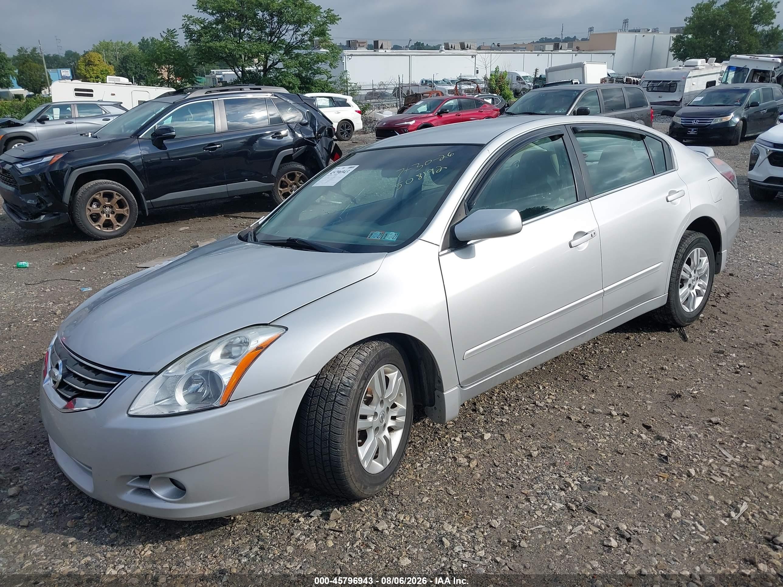2011 Nissan Altima 2.5 S Silver vin: 1N4AL2AP0BN508192