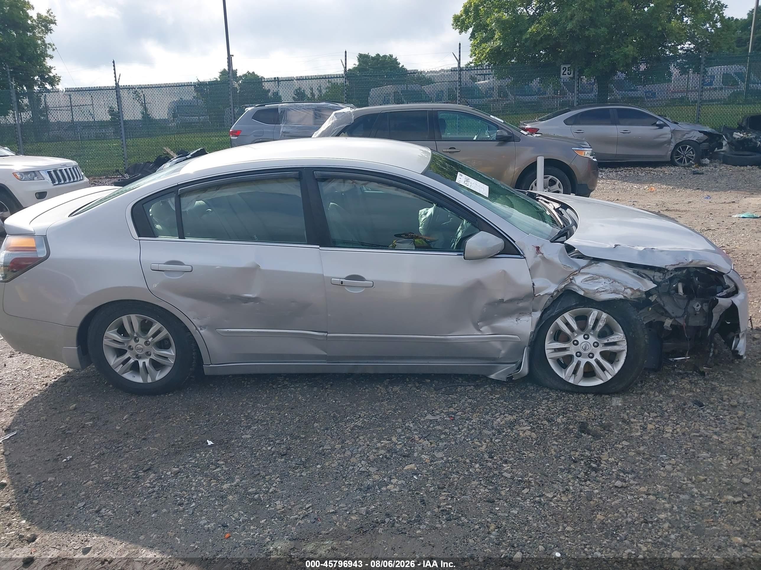 2011 Nissan Altima 2.5 S Silver vin: 1N4AL2AP0BN508192