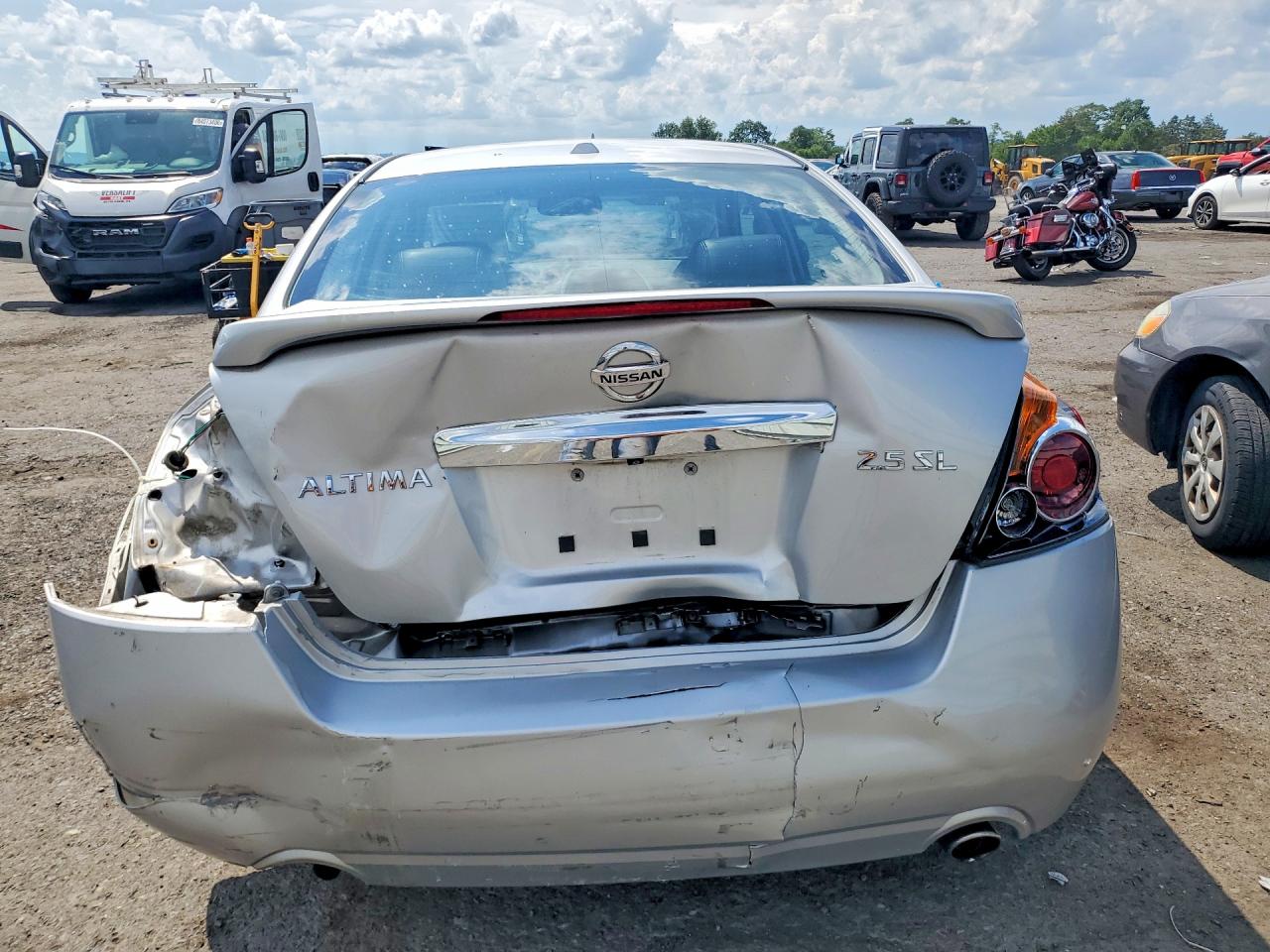 2011 Nissan Altima 2.5 Silver vin: 1N4AL2AP0BN516888
