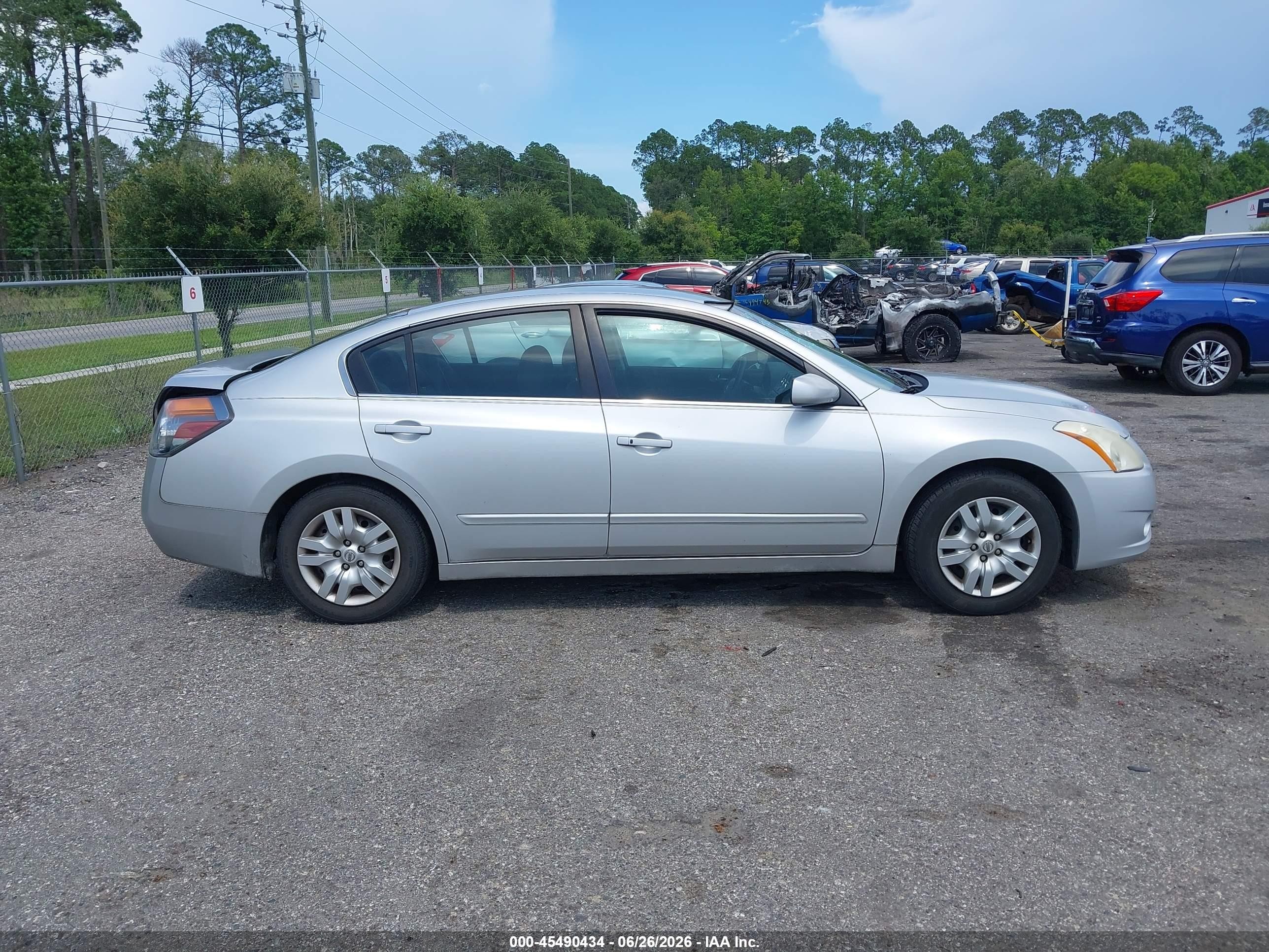 2012 Nissan Altima 2.5 S Silver vin: 1N4AL2AP0CC105052