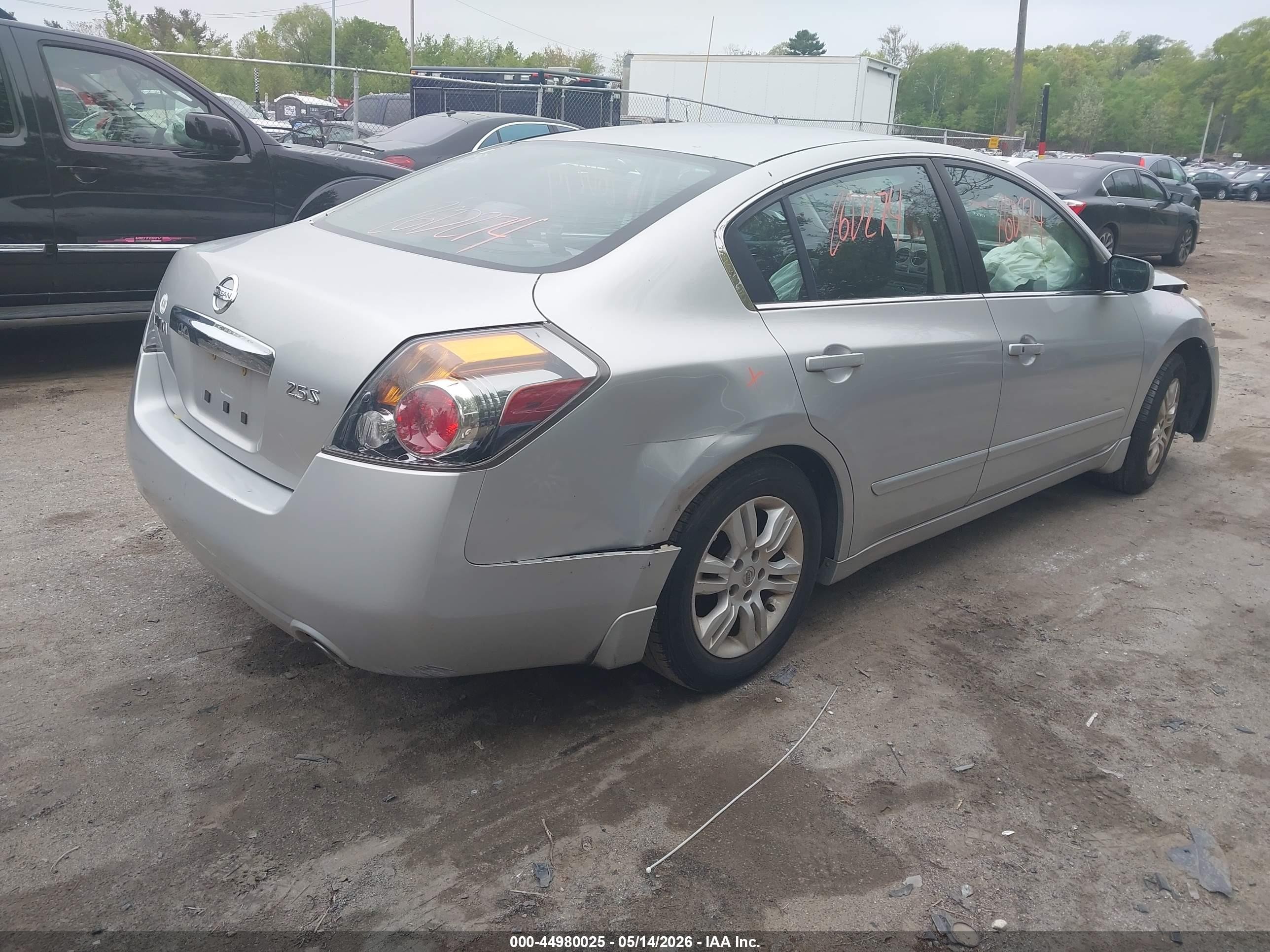 2010 Nissan Altima 2.5 S Silver vin: 1N4AL2AP1AC158002