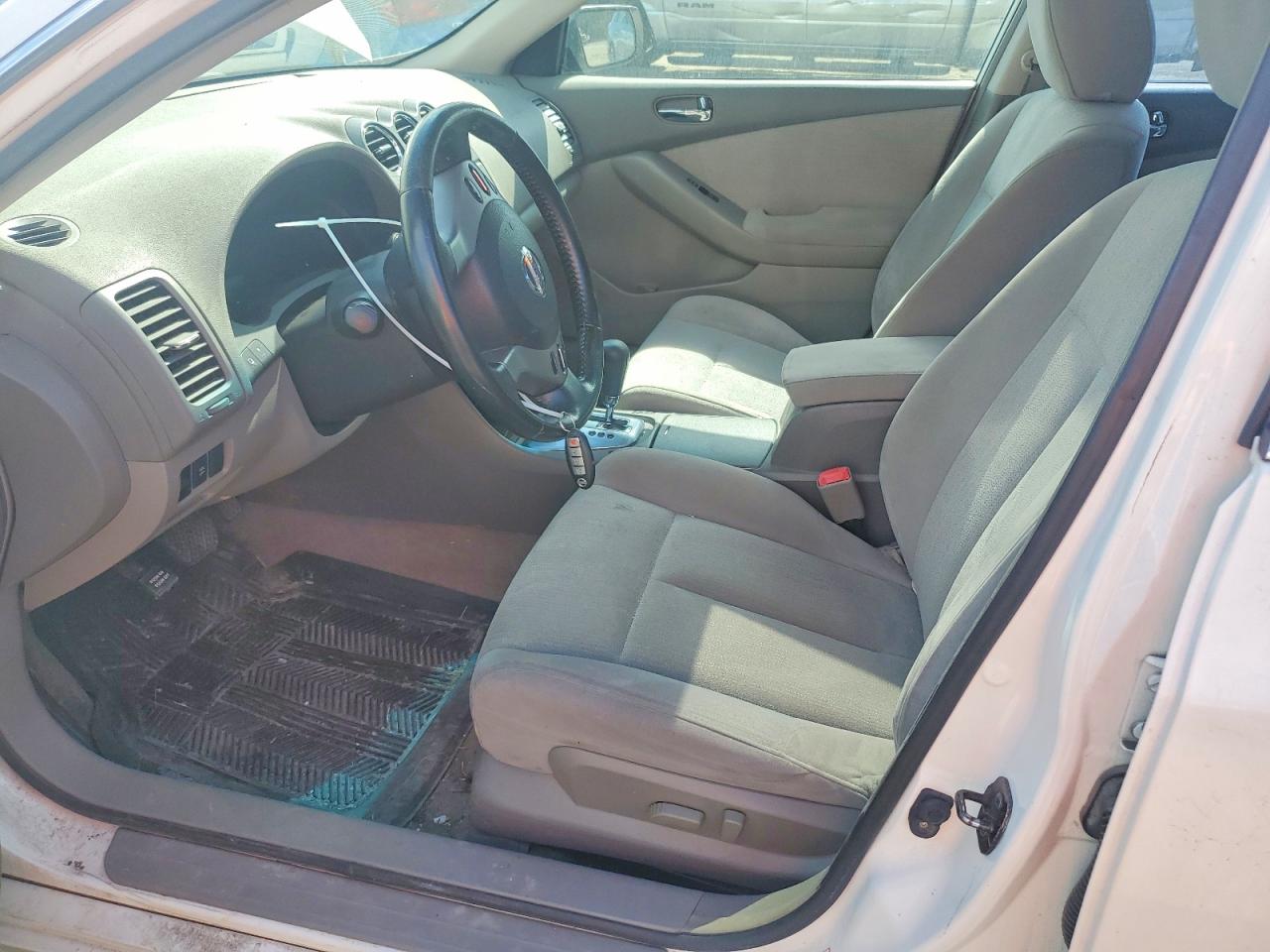 2010 Nissan Altima 2.5 White vin: 1N4AL2AP1AC179108