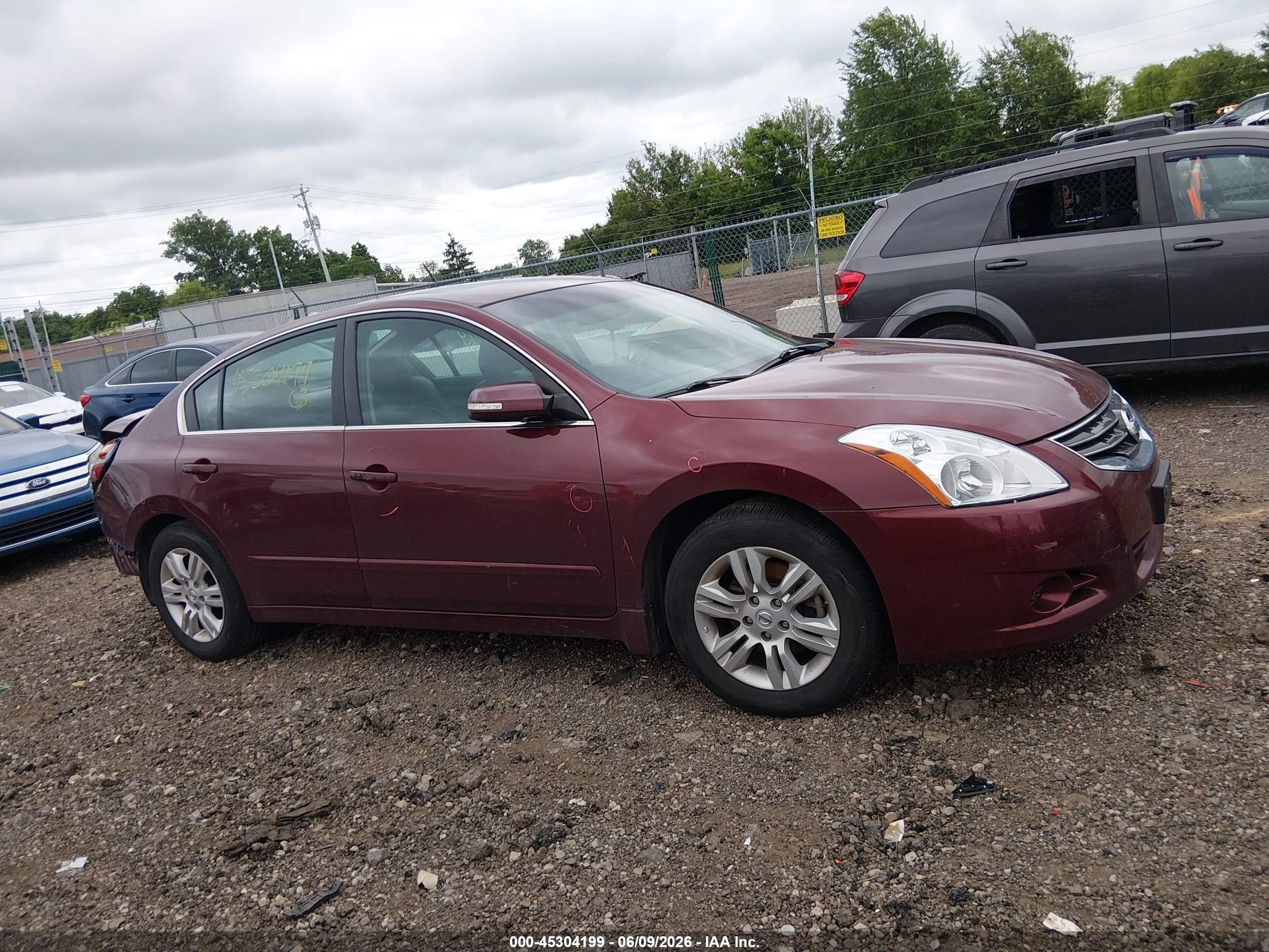 2010 Nissan Altima 2.5 S Red vin: 1N4AL2AP1AC192182