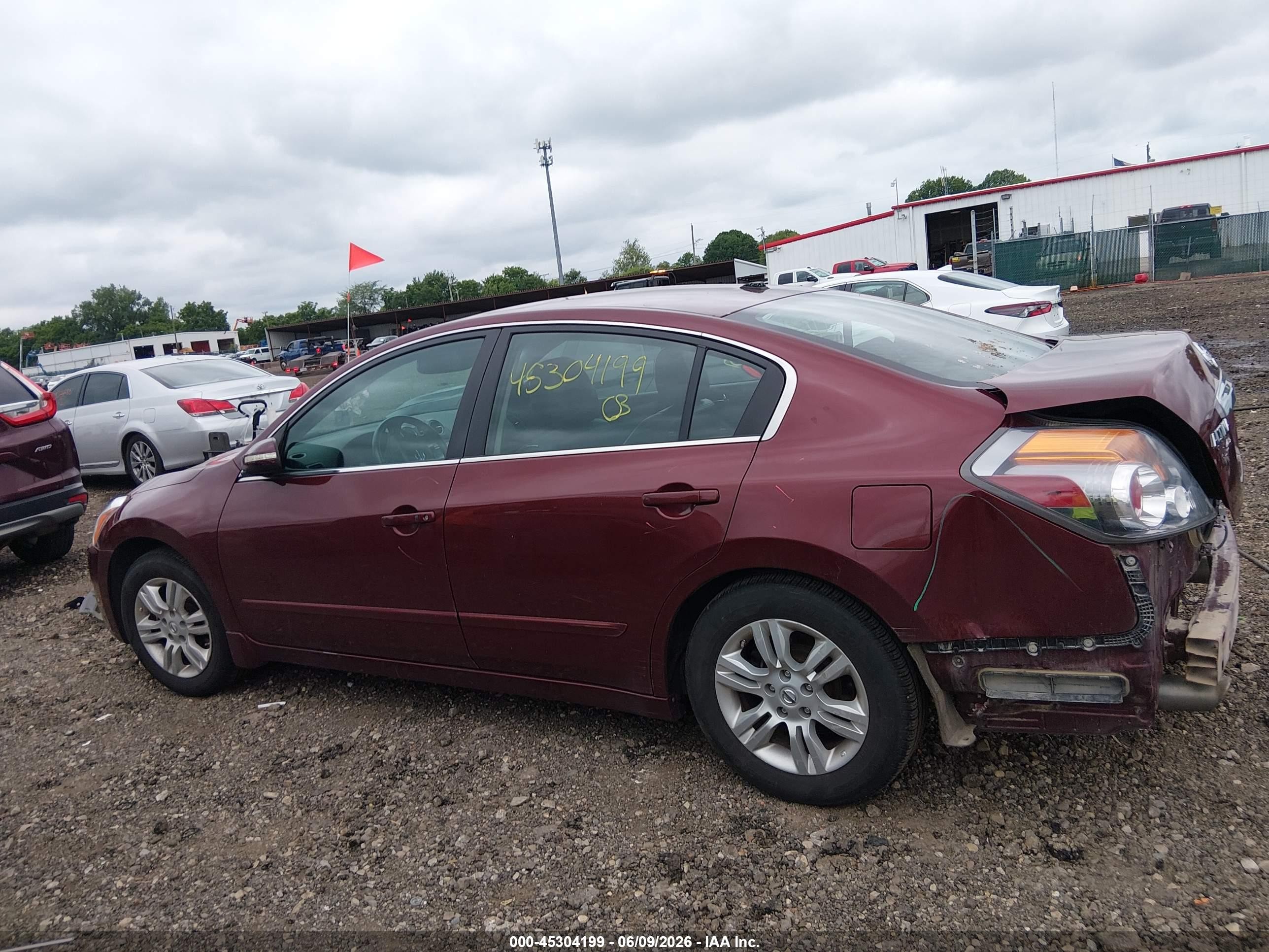 2010 Nissan Altima 2.5 S Red vin: 1N4AL2AP1AC192182