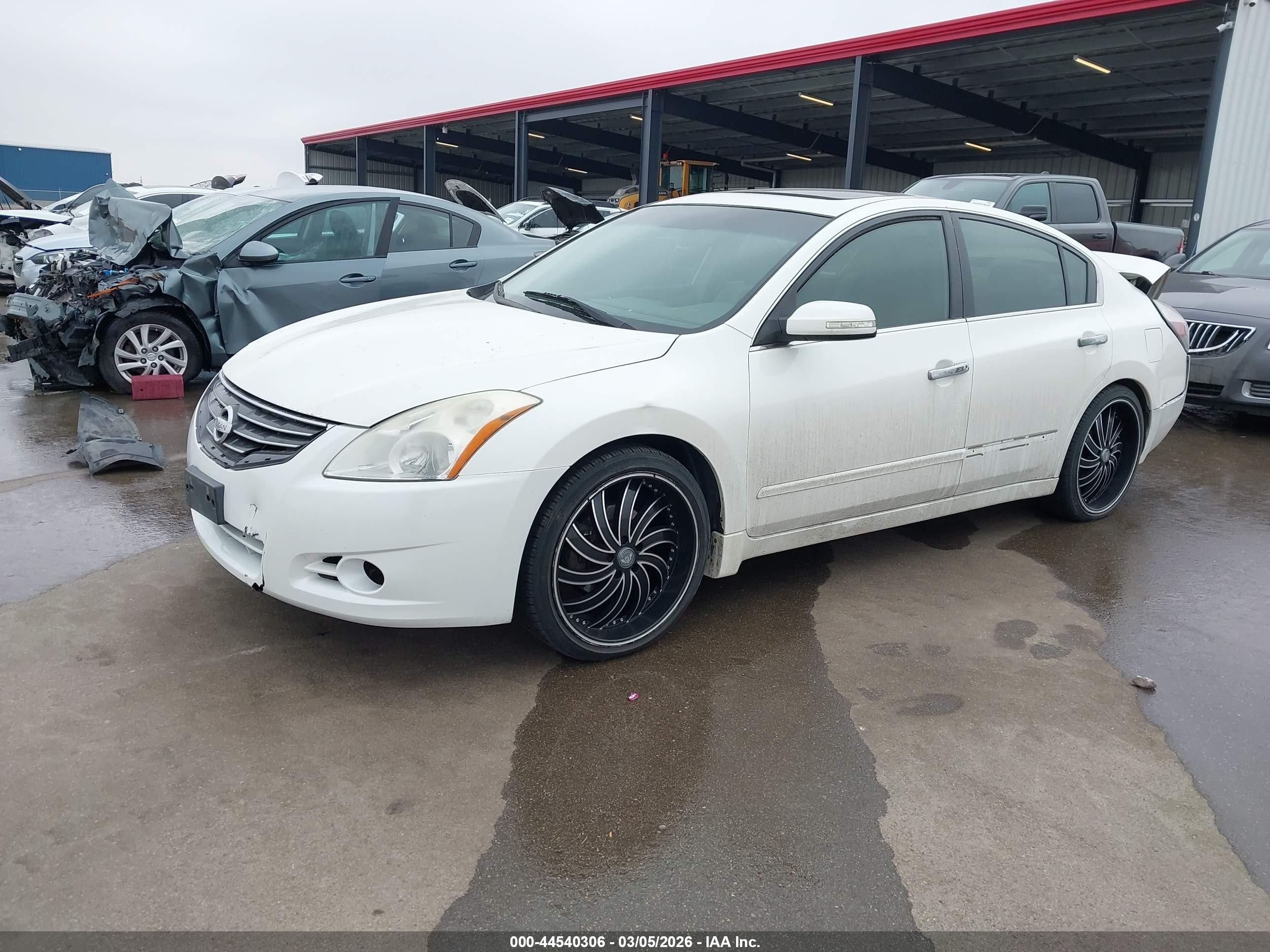 2010 Nissan Altima 2.5 S Белый vin: 1N4AL2AP1AN431203