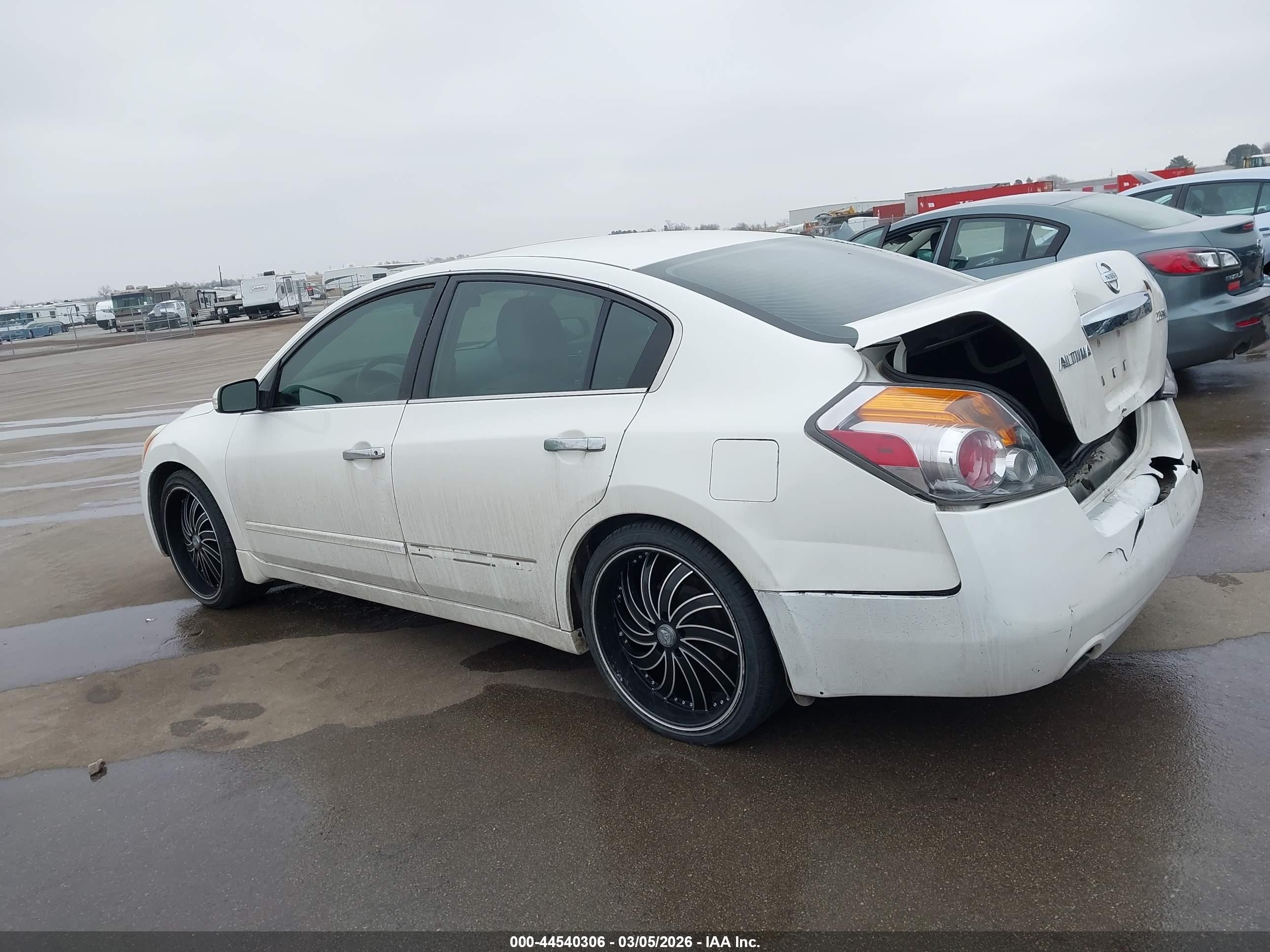 2010 Nissan Altima 2.5 S Белый vin: 1N4AL2AP1AN431203