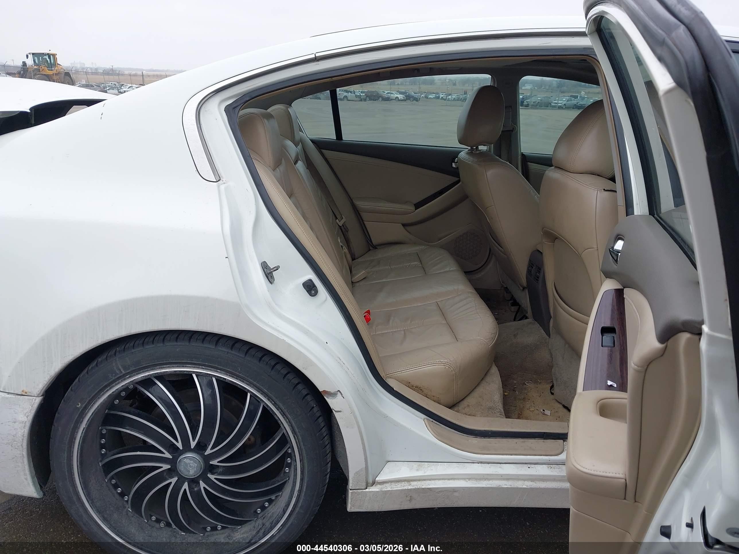 2010 Nissan Altima 2.5 S Белый vin: 1N4AL2AP1AN431203