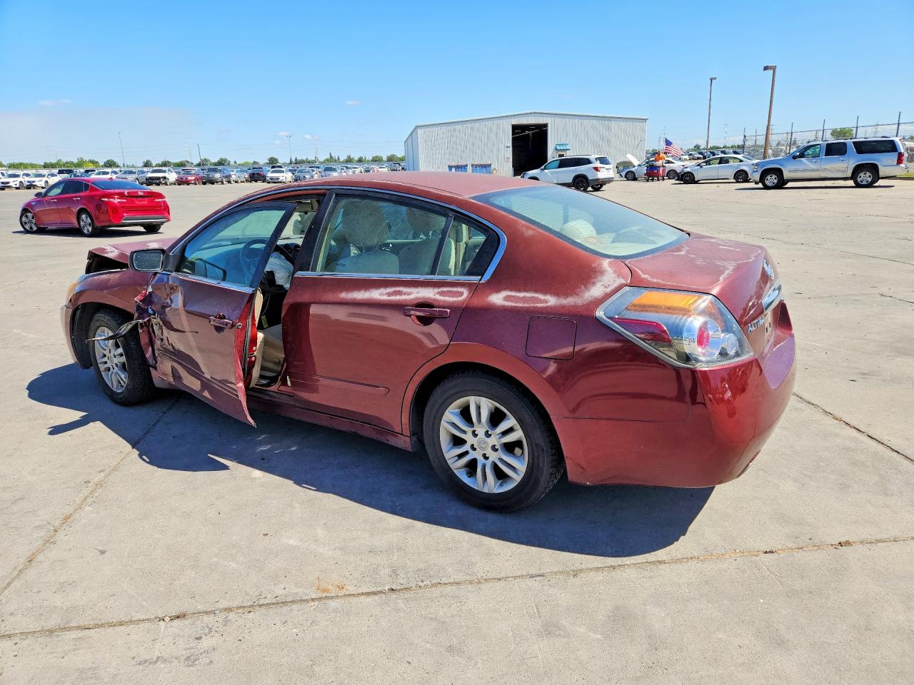 2010 Nissan Altima 2.5 Red vin: 1N4AL2AP1AN443660