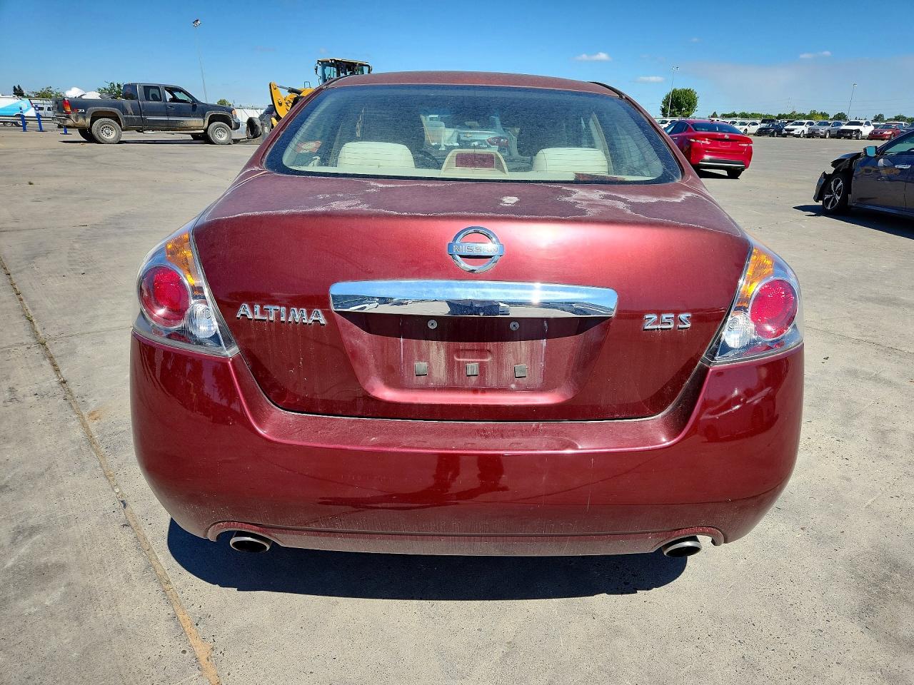 2010 Nissan Altima 2.5 Red vin: 1N4AL2AP1AN443660