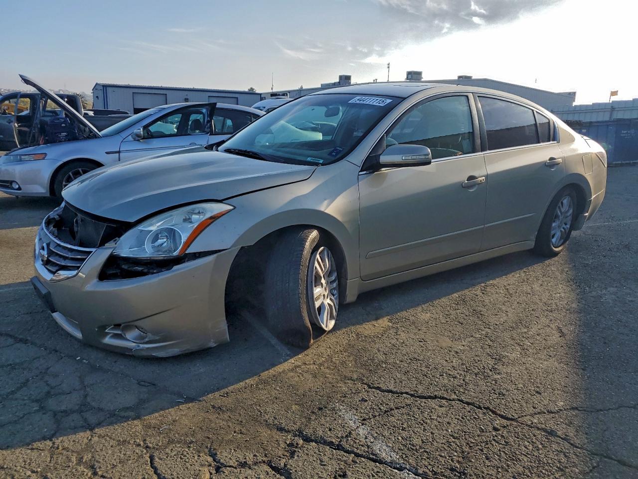 2010 Nissan Altima Base Silver vin: 1N4AL2AP1AN532273