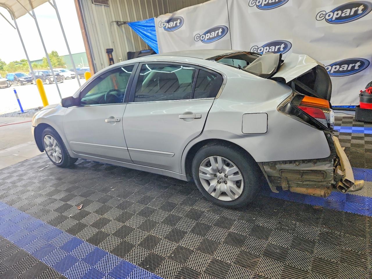 2010 Nissan Altima Серебряный vin: 1N4AL2AP1AN560042
