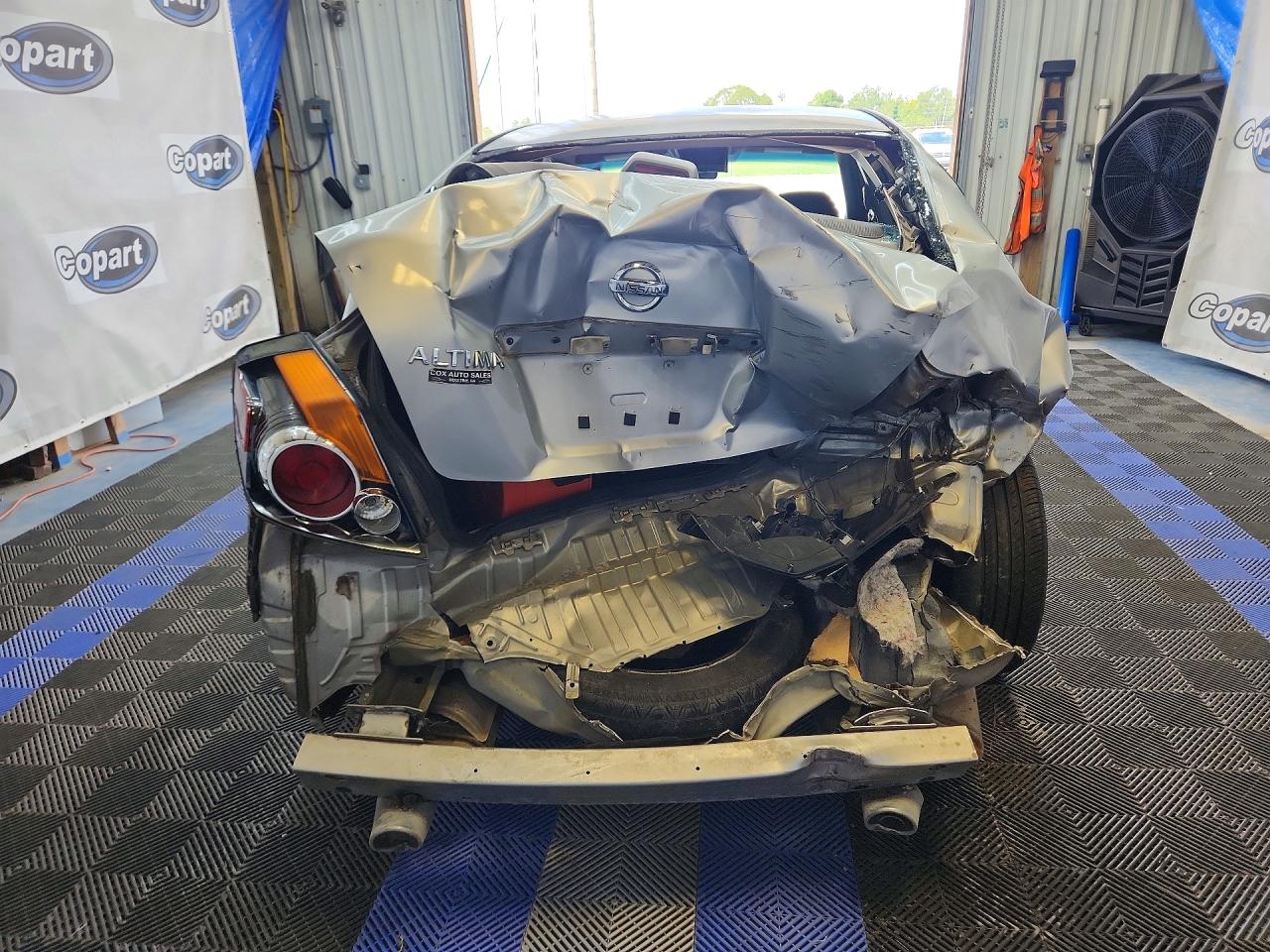 2010 Nissan Altima Серебряный vin: 1N4AL2AP1AN560042