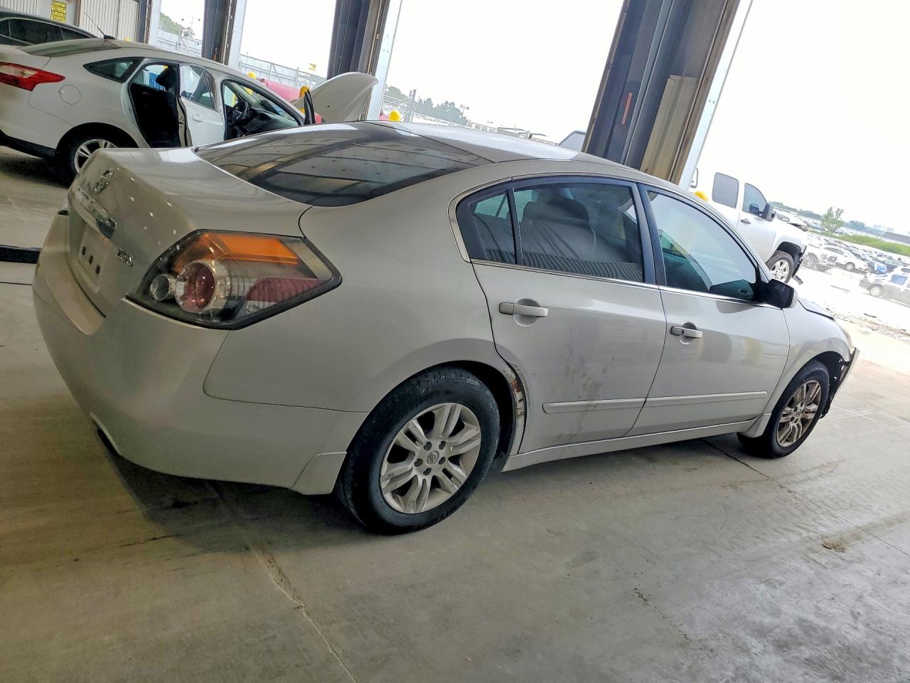2010 Nissan Altima 2.5 Silver vin: 1N4AL2AP1AN563300