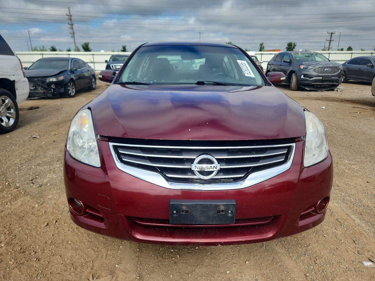 2011 Nissan Altima 2.5 Red vin: 1N4AL2AP1BN407405