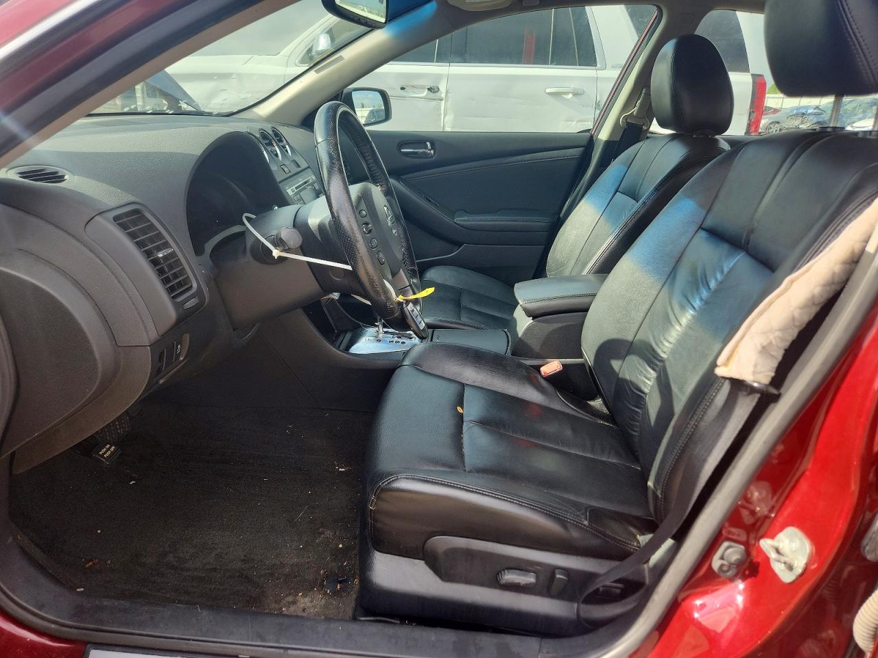 2011 Nissan Altima 2.5 Red vin: 1N4AL2AP1BN407405