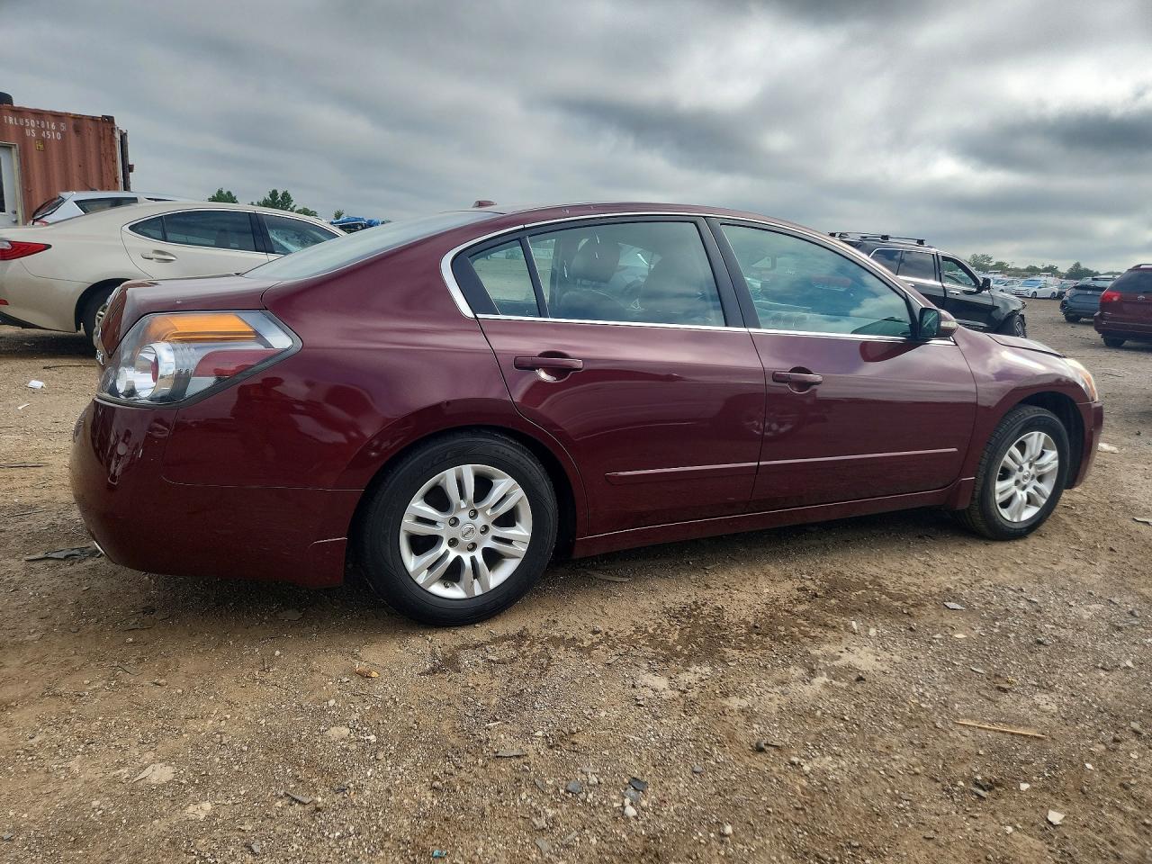 2011 Nissan Altima 2.5 Red vin: 1N4AL2AP1BN407405