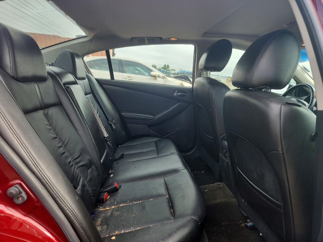 2011 Nissan Altima 2.5 Red vin: 1N4AL2AP1BN407405