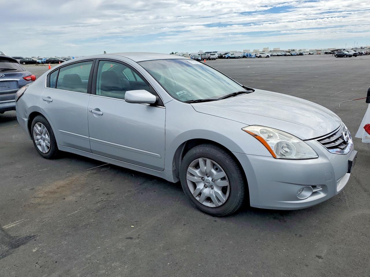 2012 Nissan Altima 2.5 Silver vin: 1N4AL2AP1CC210912