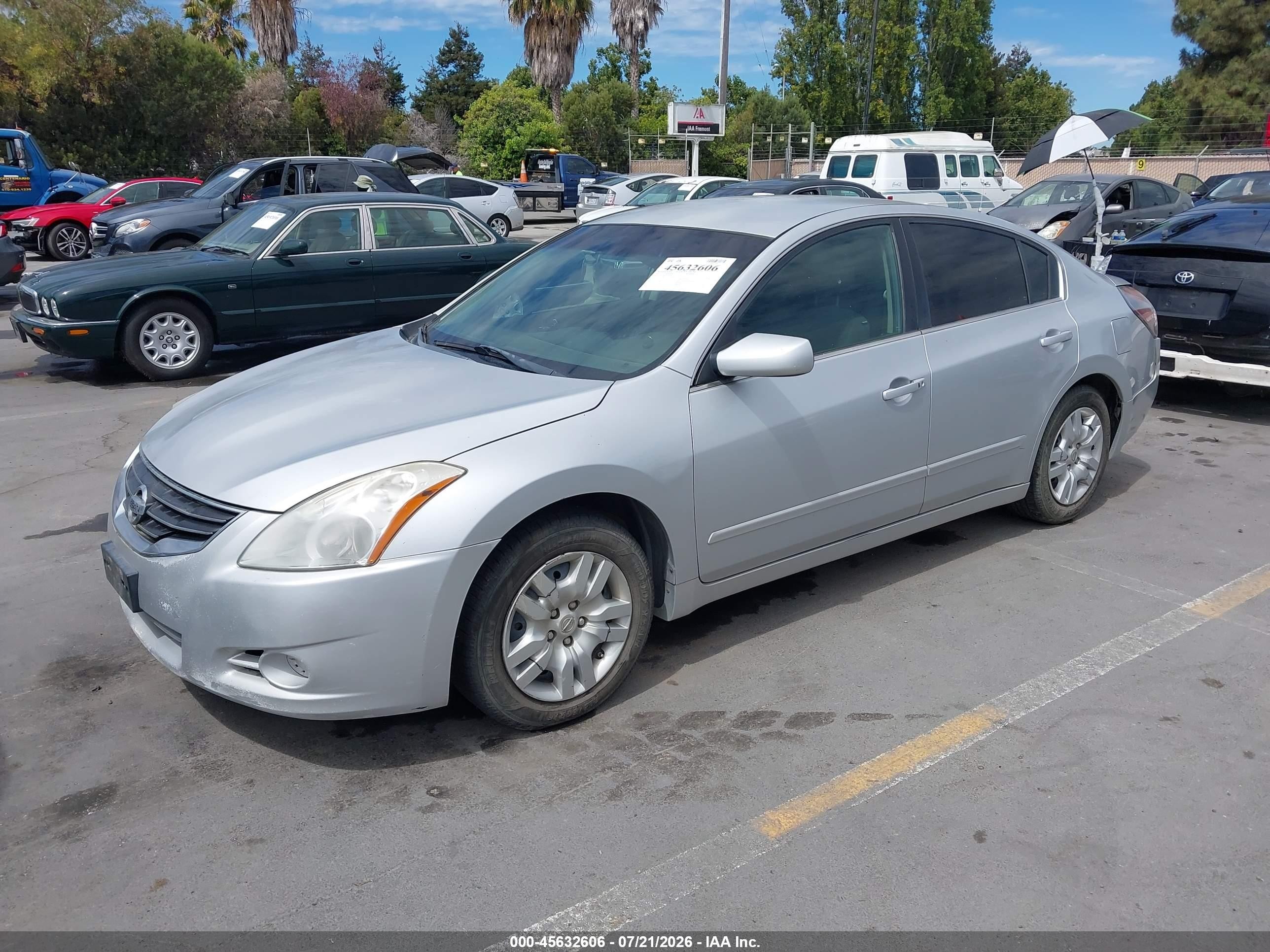 2012 Nissan Altima 2.5 S Silver vin: 1N4AL2AP1CN550985