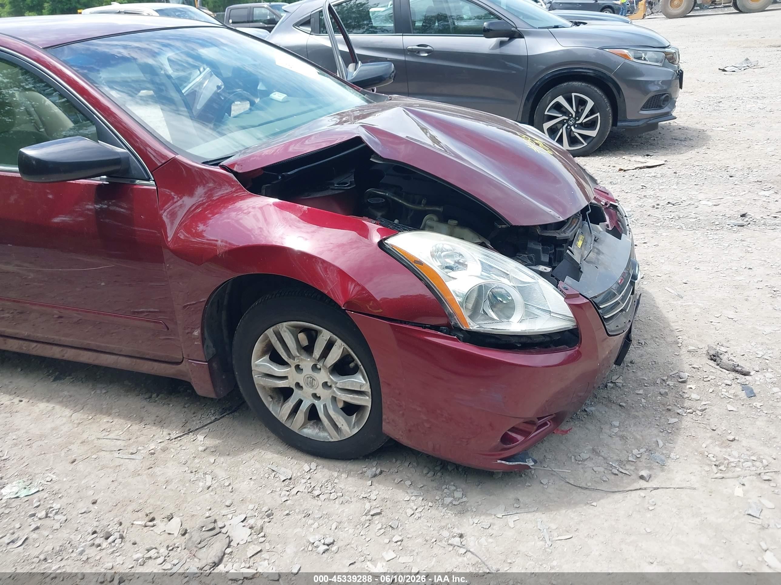 2012 Nissan Altima 2.5 S Burgundy vin: 1N4AL2AP1CN578320