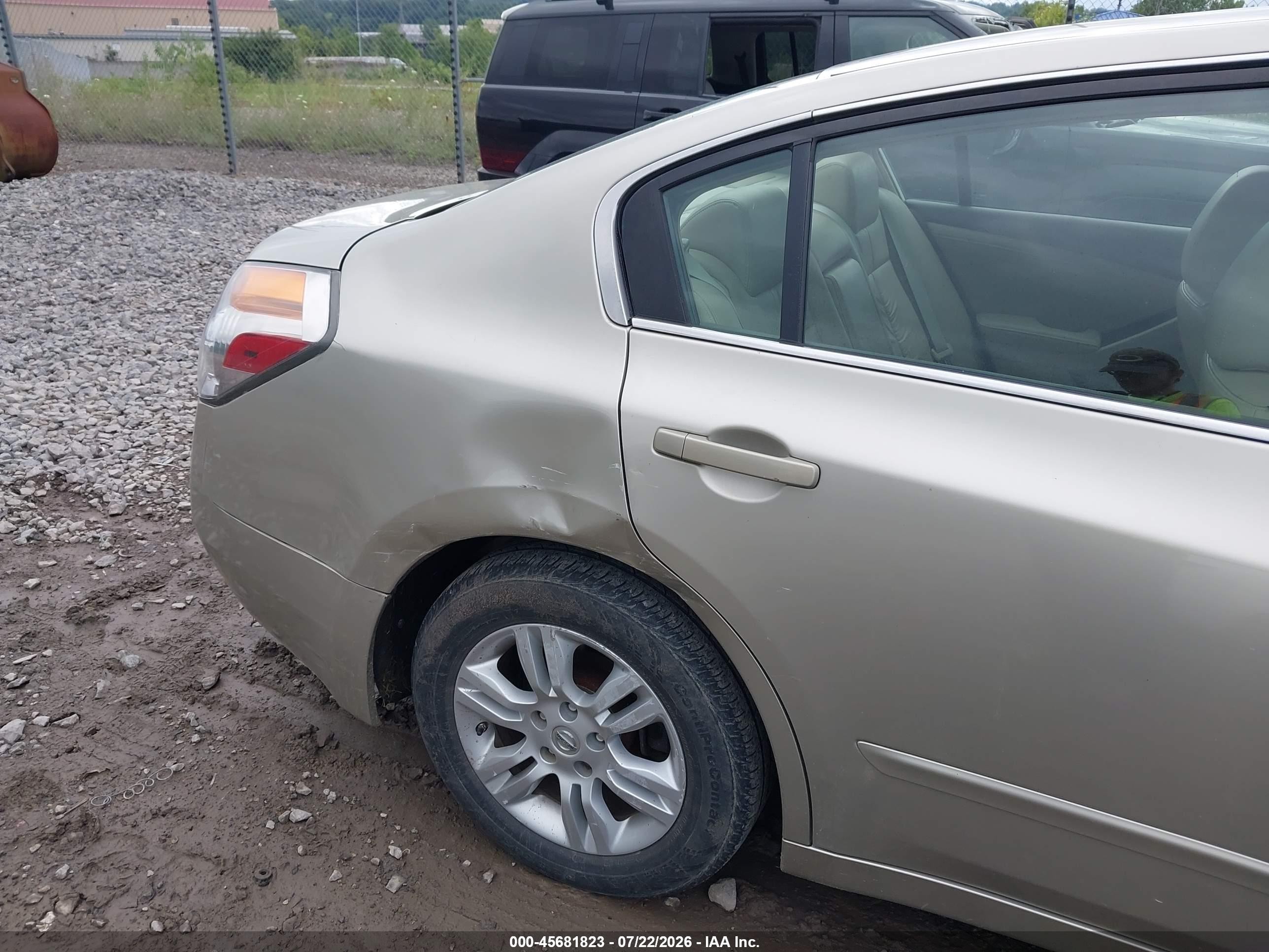 2010 Nissan Altima 2.5 S Tan vin: 1N4AL2AP2AN430027