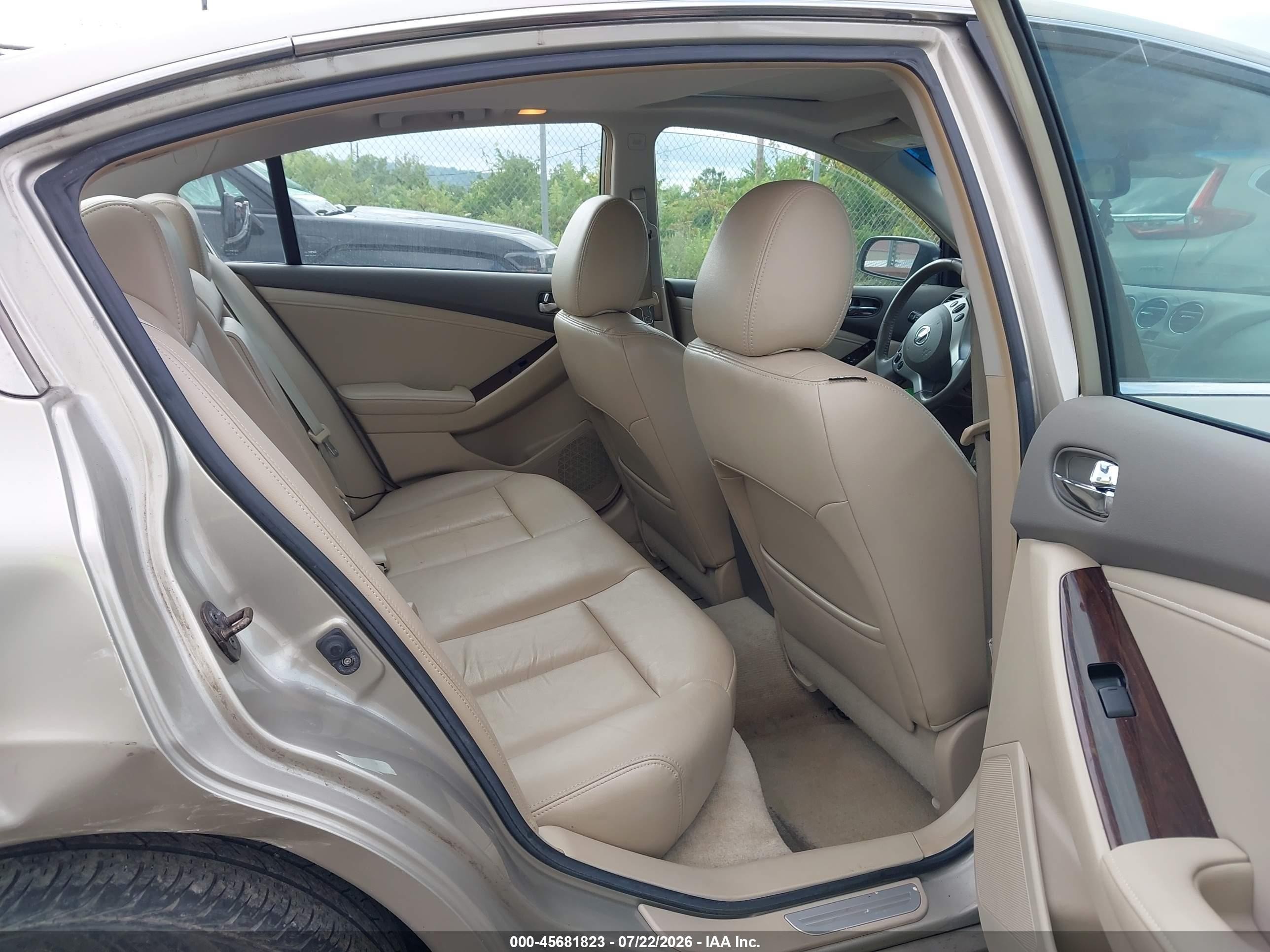2010 Nissan Altima 2.5 S Tan vin: 1N4AL2AP2AN430027