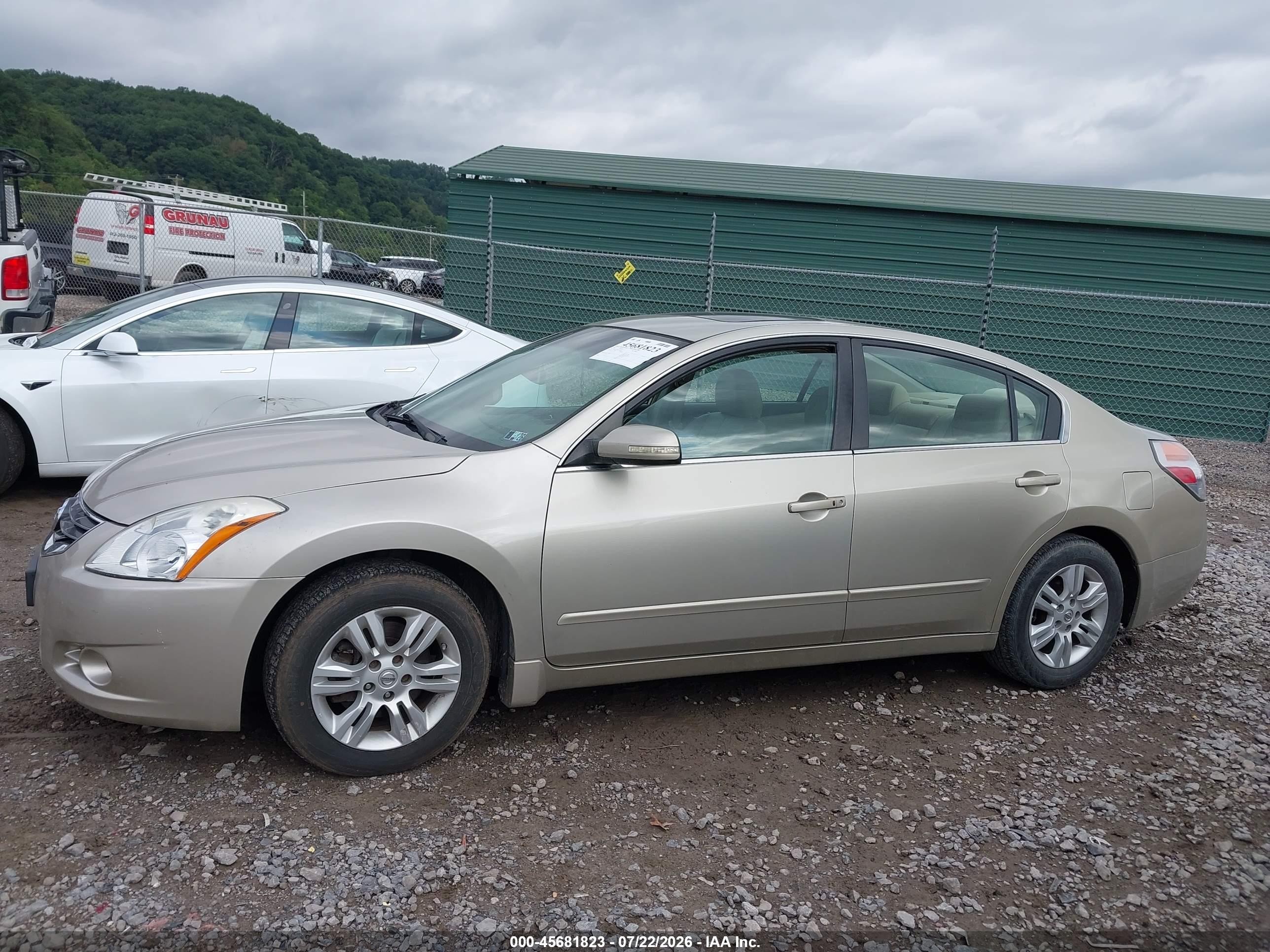 2010 Nissan Altima 2.5 S Tan vin: 1N4AL2AP2AN430027