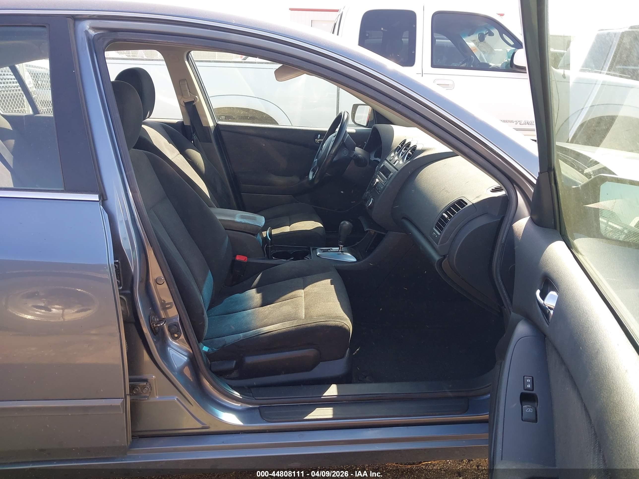 2010 Nissan Altima 2.5 S Серебряный vin: 1N4AL2AP2AN450780