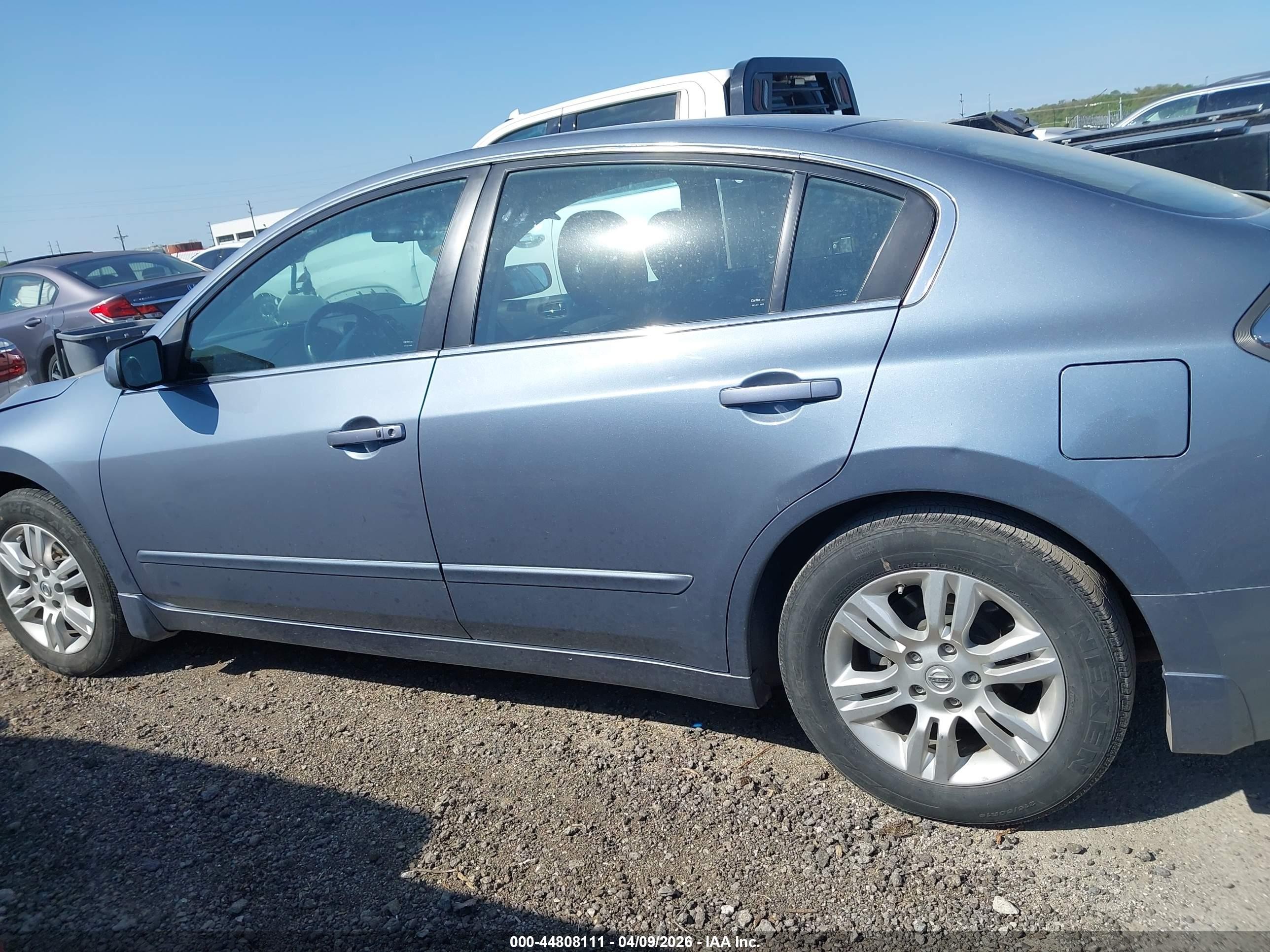 2010 Nissan Altima 2.5 S Серебряный vin: 1N4AL2AP2AN450780
