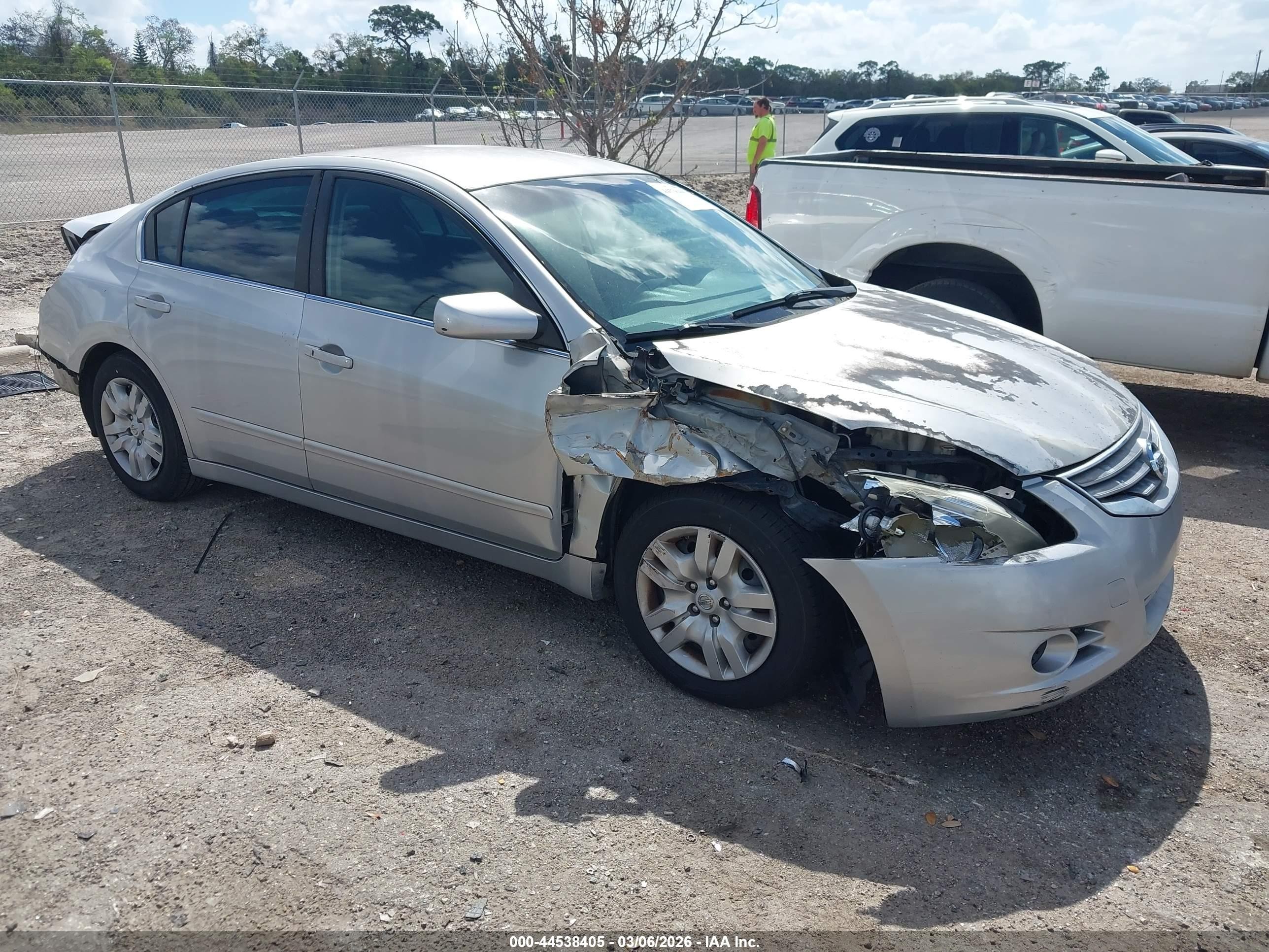 2010 Nissan Altima 2.5 S Серебряный vin: 1N4AL2AP2AN456417
