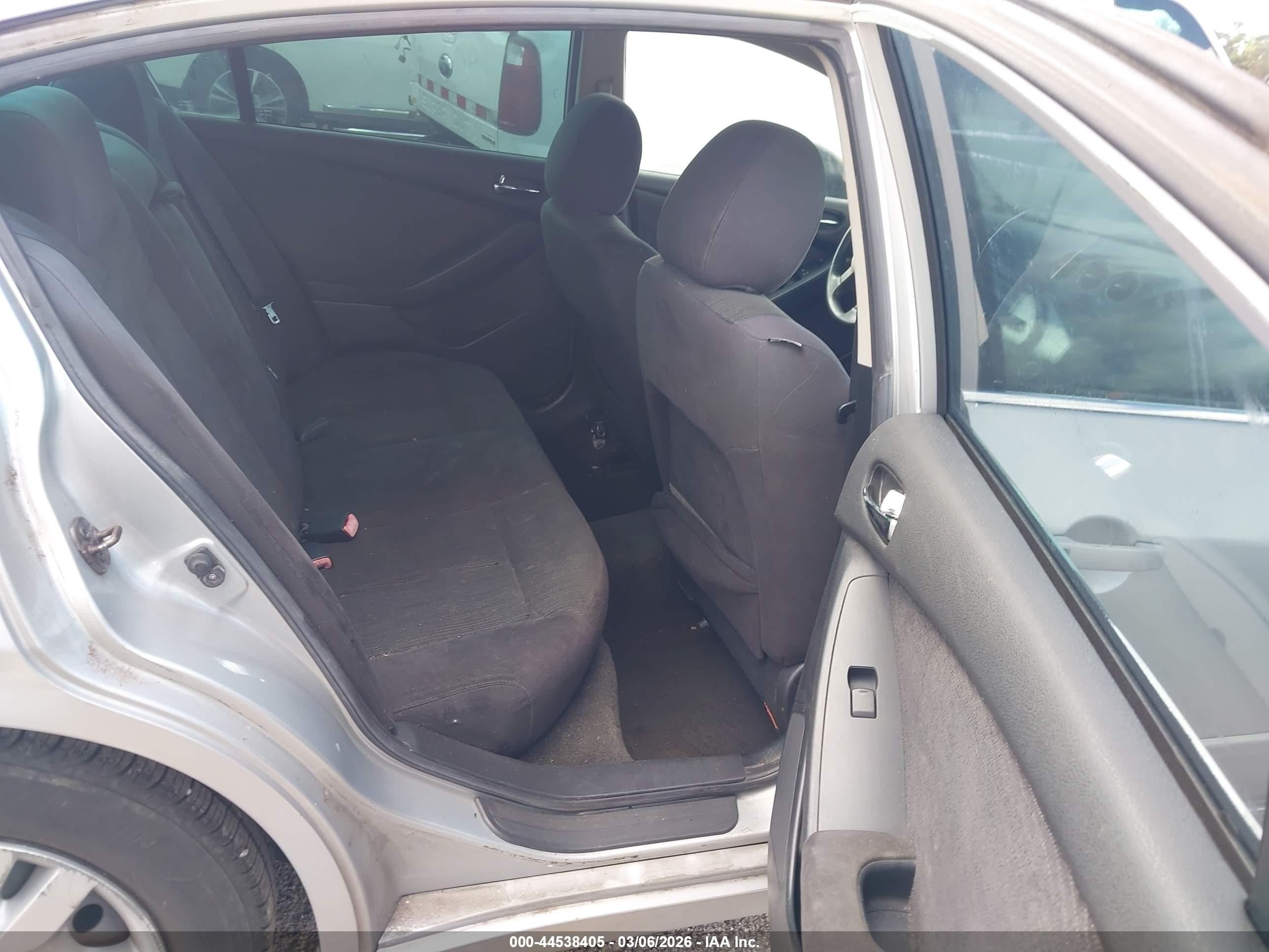 2010 Nissan Altima 2.5 S Серебряный vin: 1N4AL2AP2AN456417