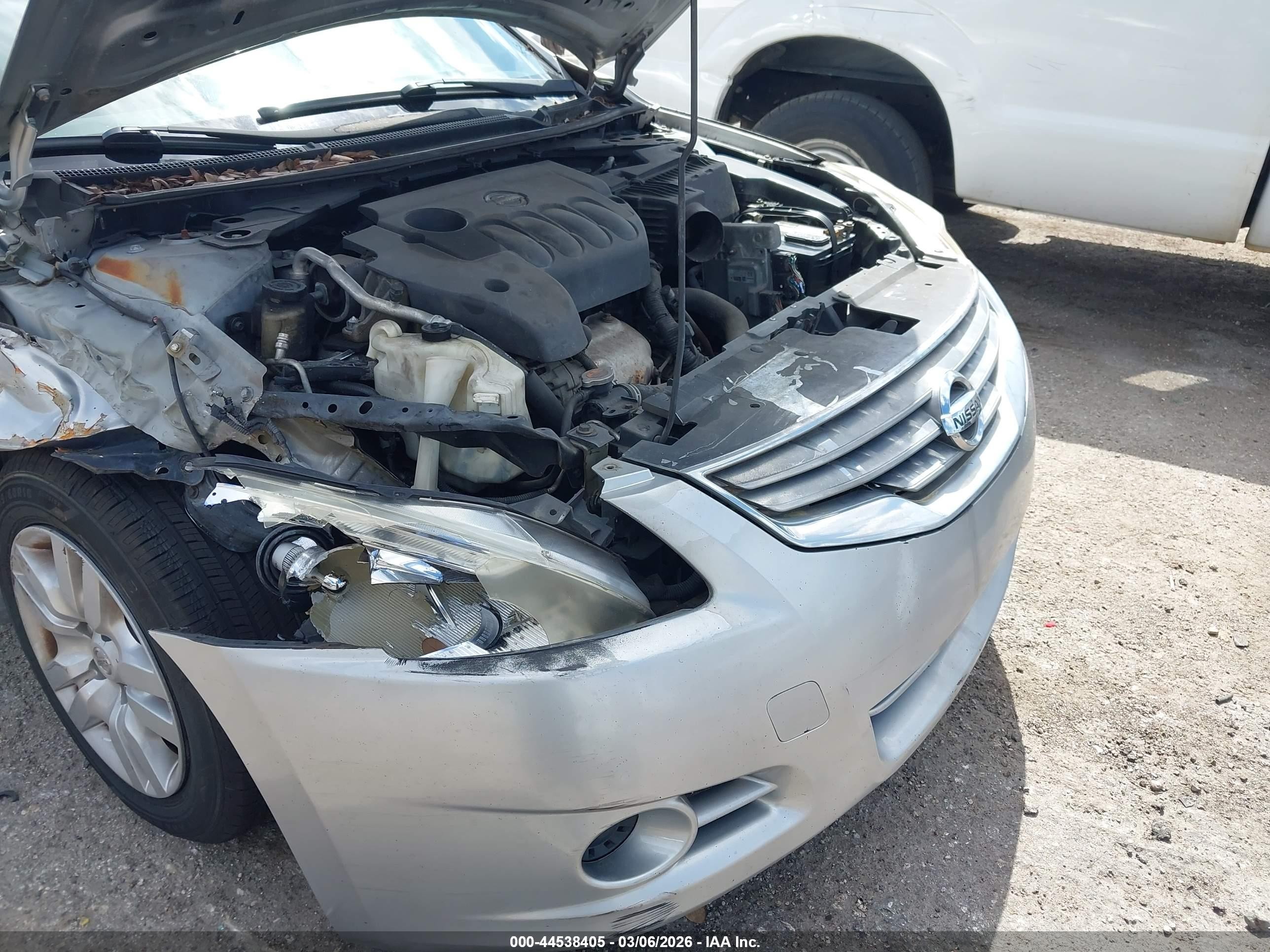 2010 Nissan Altima 2.5 S Серебряный vin: 1N4AL2AP2AN456417