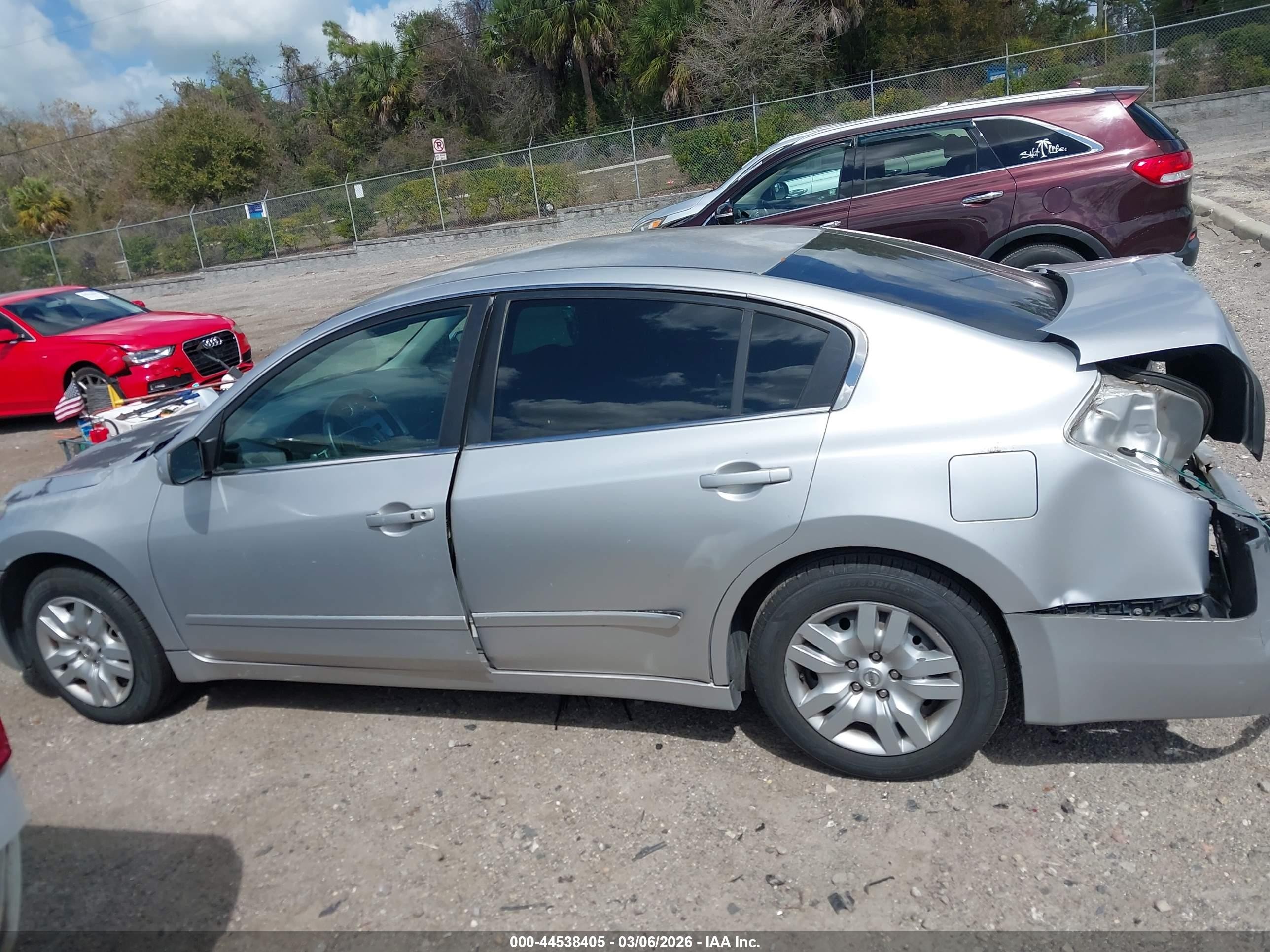 2010 Nissan Altima 2.5 S Серебряный vin: 1N4AL2AP2AN456417