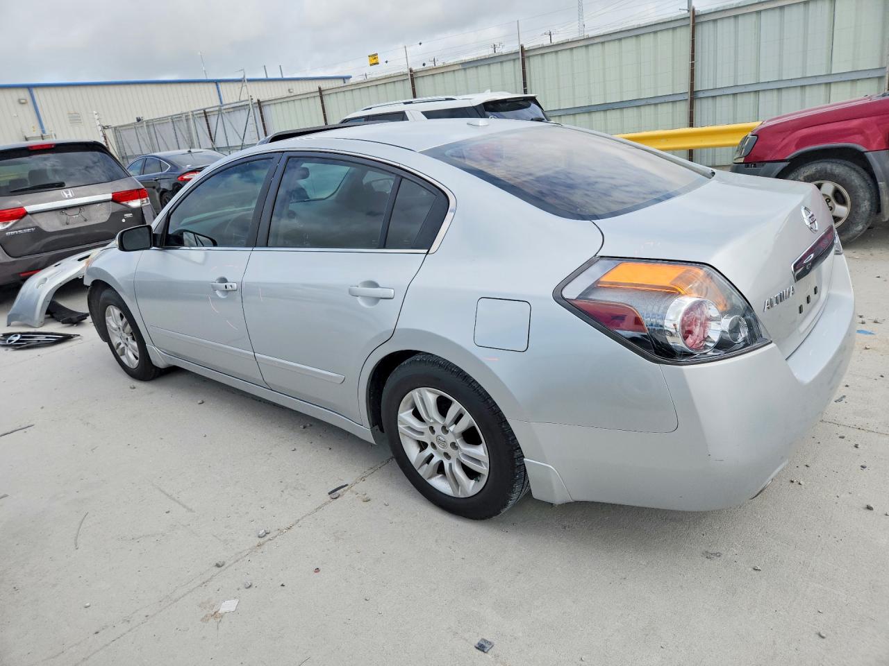 2010 Nissan Altima 2.5 Серебряный vin: 1N4AL2AP2AN493824