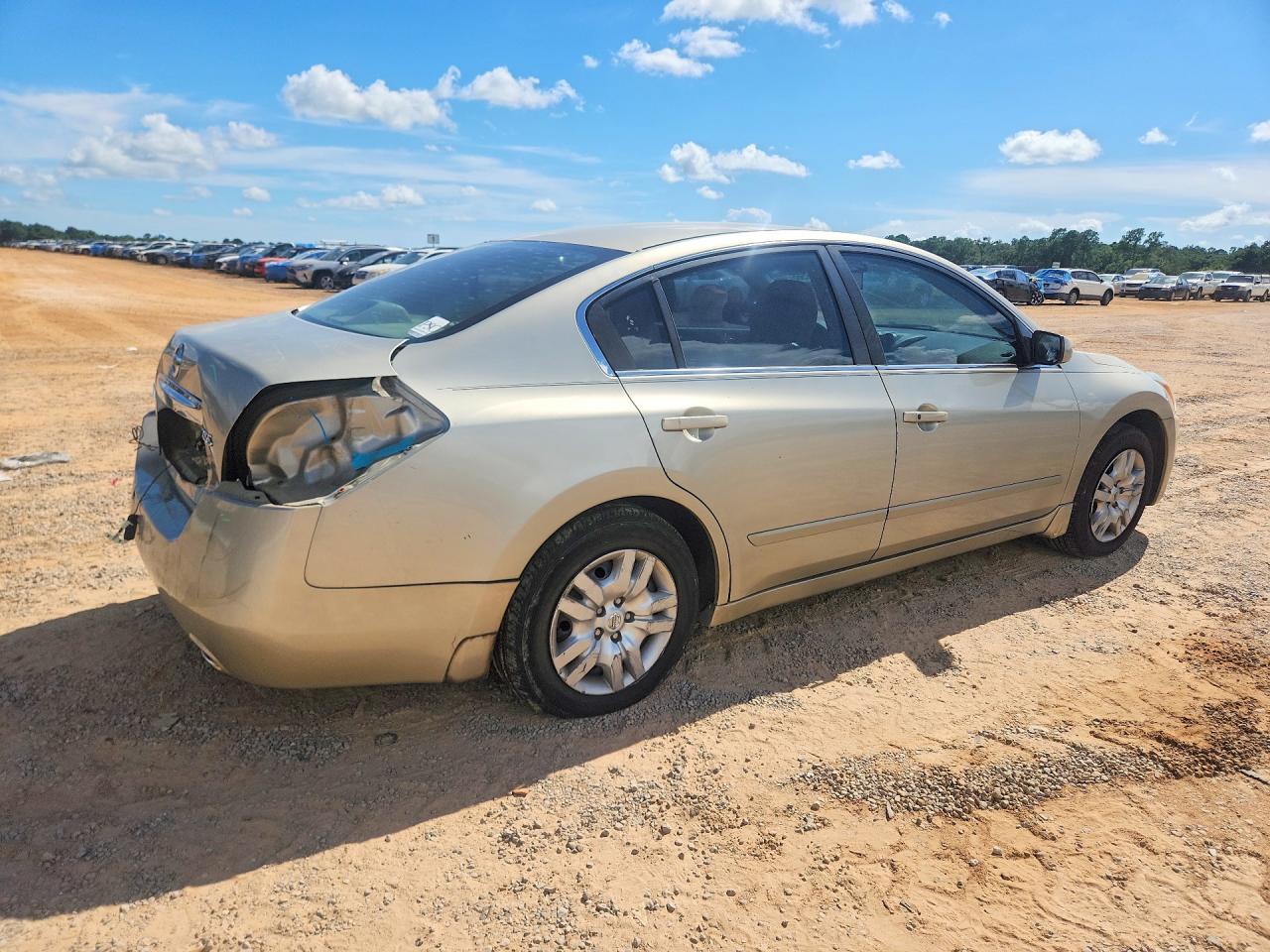 2010 Nissan Altima 2.5 Gold vin: 1N4AL2AP2AN529687