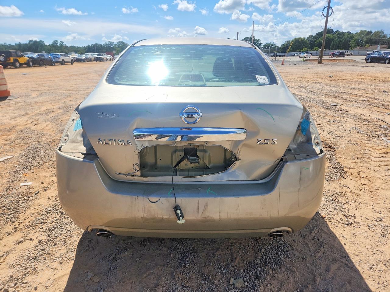 2010 Nissan Altima 2.5 Gold vin: 1N4AL2AP2AN529687