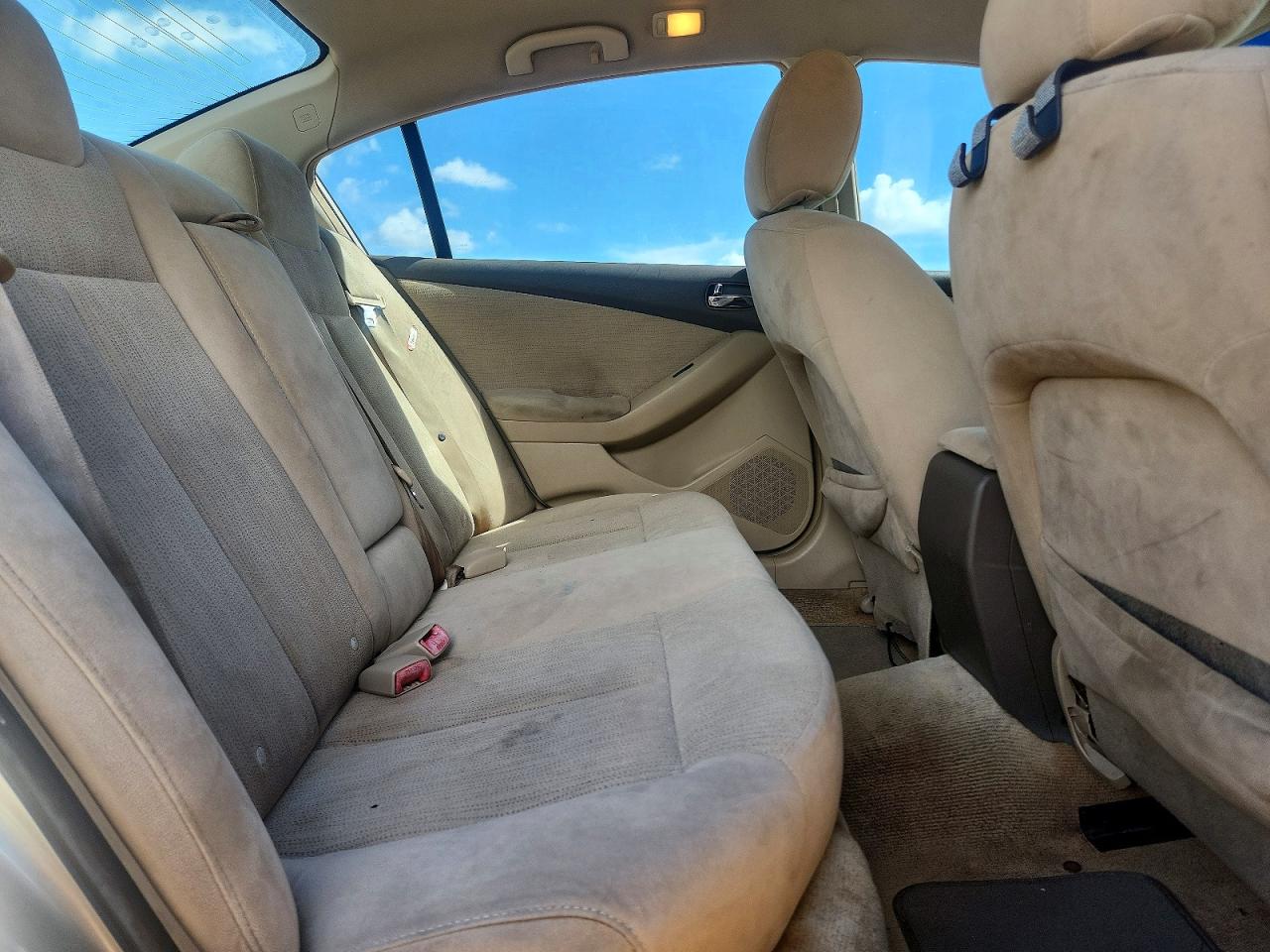 2010 Nissan Altima 2.5 Gold vin: 1N4AL2AP2AN529687