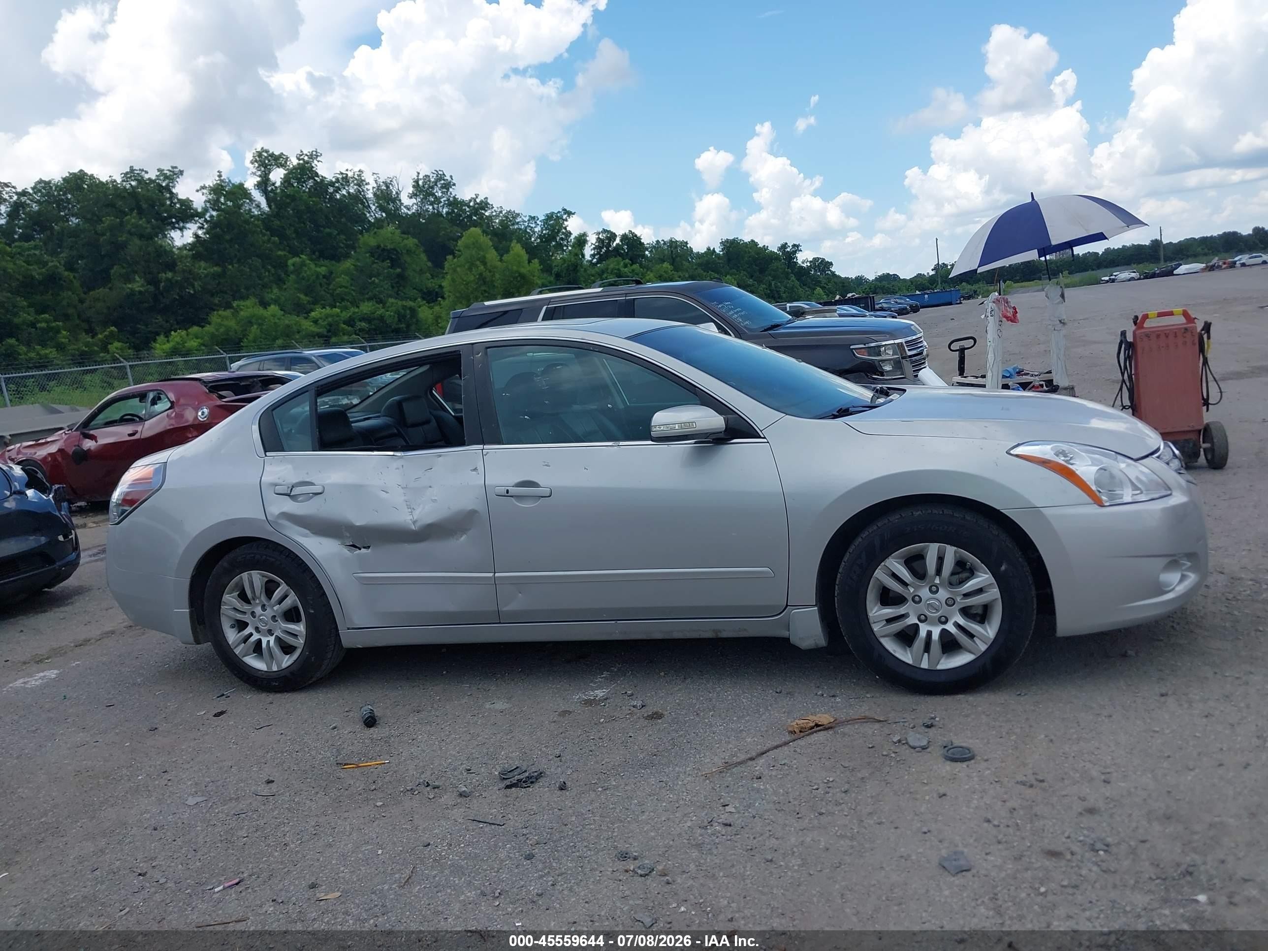 2010 Nissan Altima 2.5 S Silver vin: 1N4AL2AP2AN558297