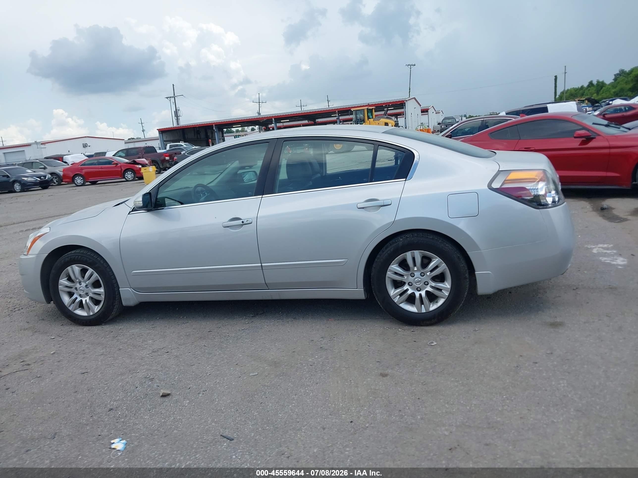 2010 Nissan Altima 2.5 S Silver vin: 1N4AL2AP2AN558297