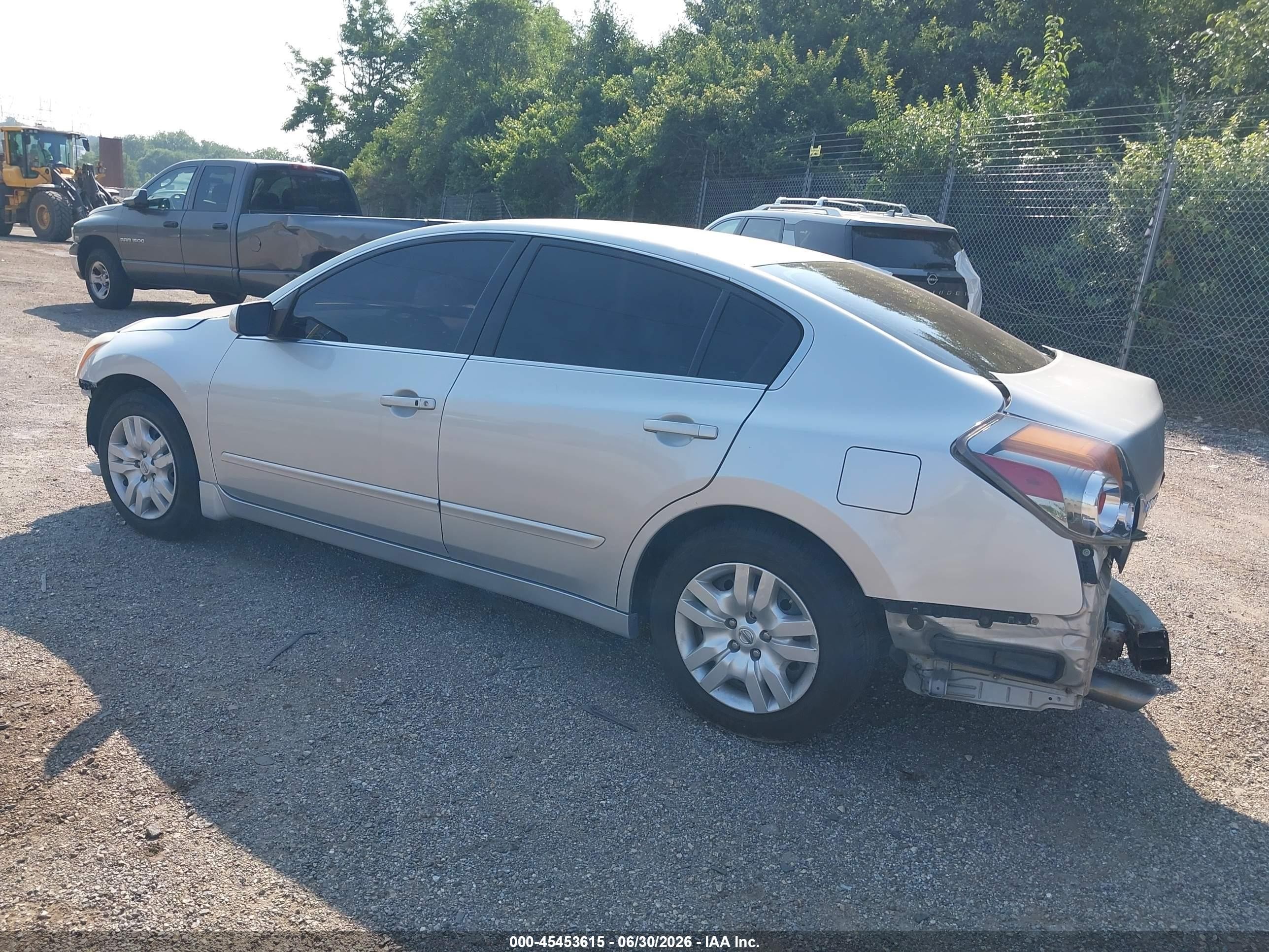 2010 Nissan Altima 2.5 S Silver vin: 1N4AL2AP2AN565668