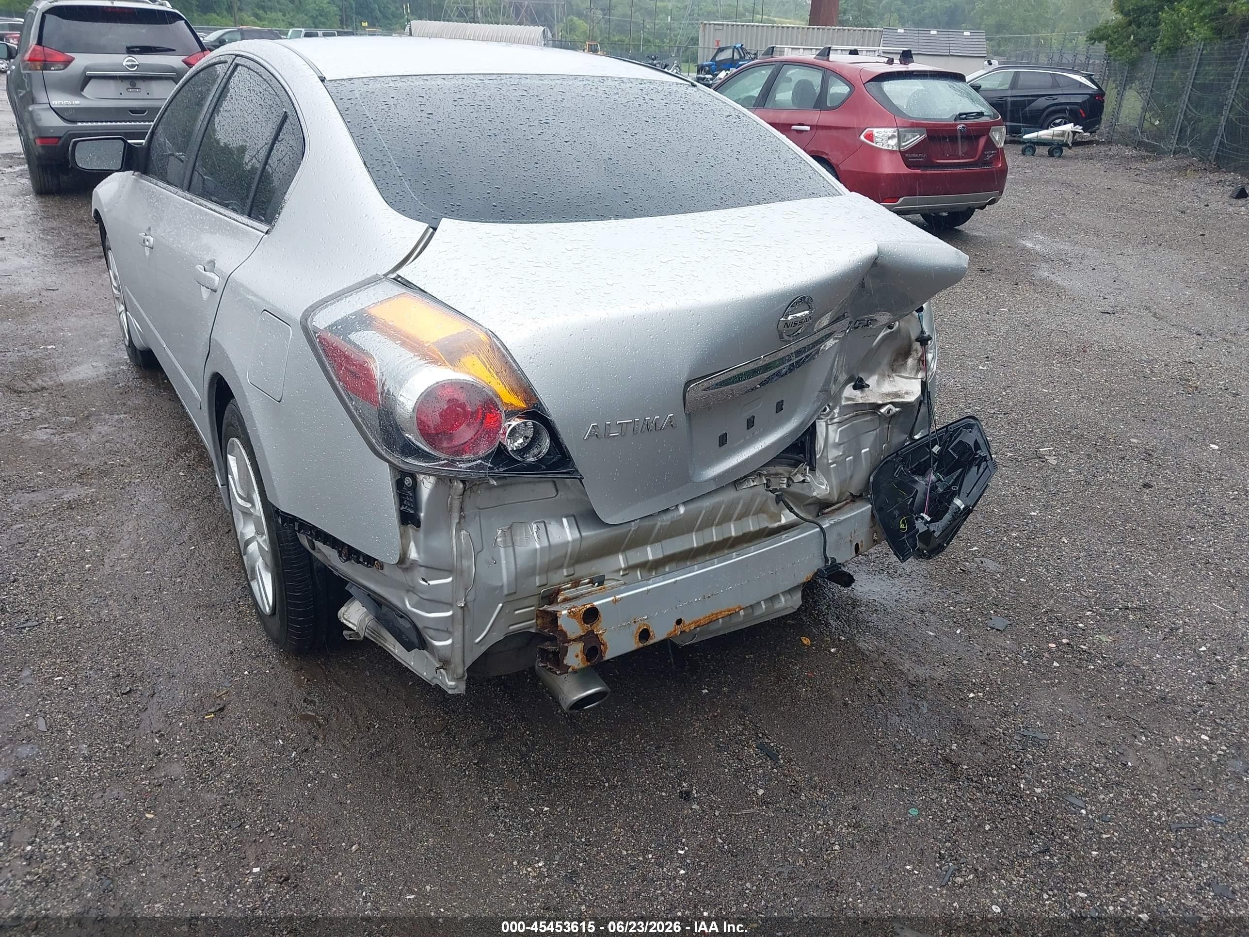 2010 Nissan Altima 2.5 S Silver vin: 1N4AL2AP2AN565668