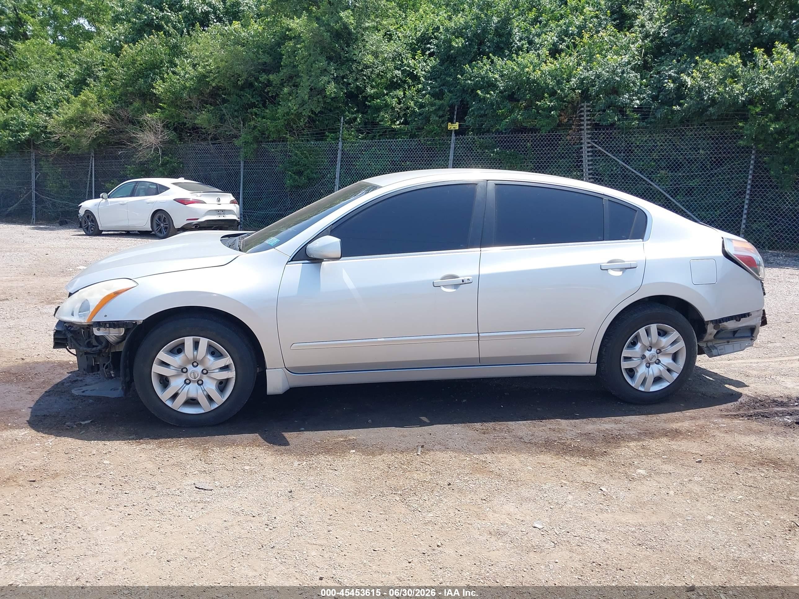 2010 Nissan Altima 2.5 S Silver vin: 1N4AL2AP2AN565668